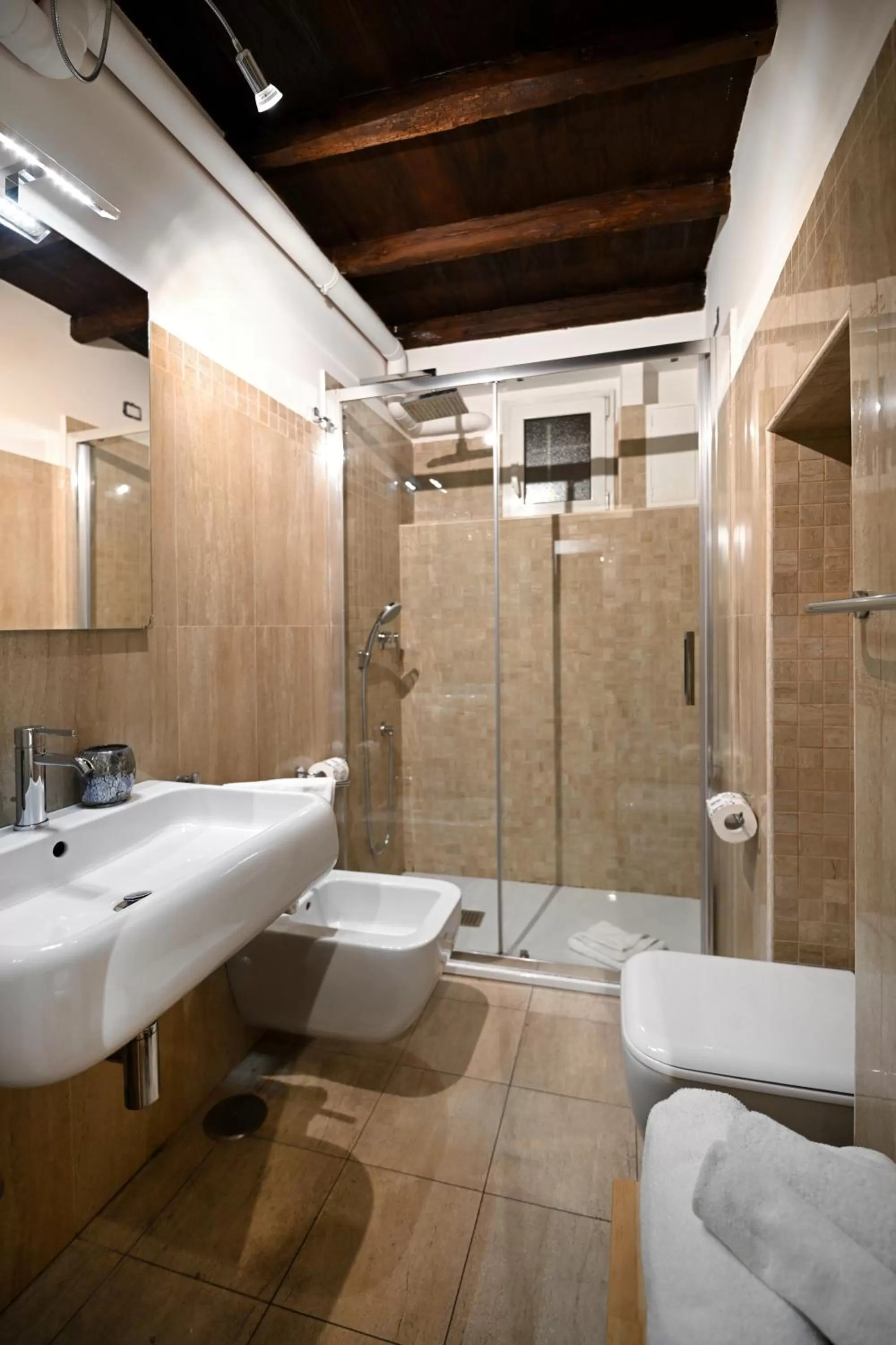 Shower in Vicolo 22 - Residenze Romanae