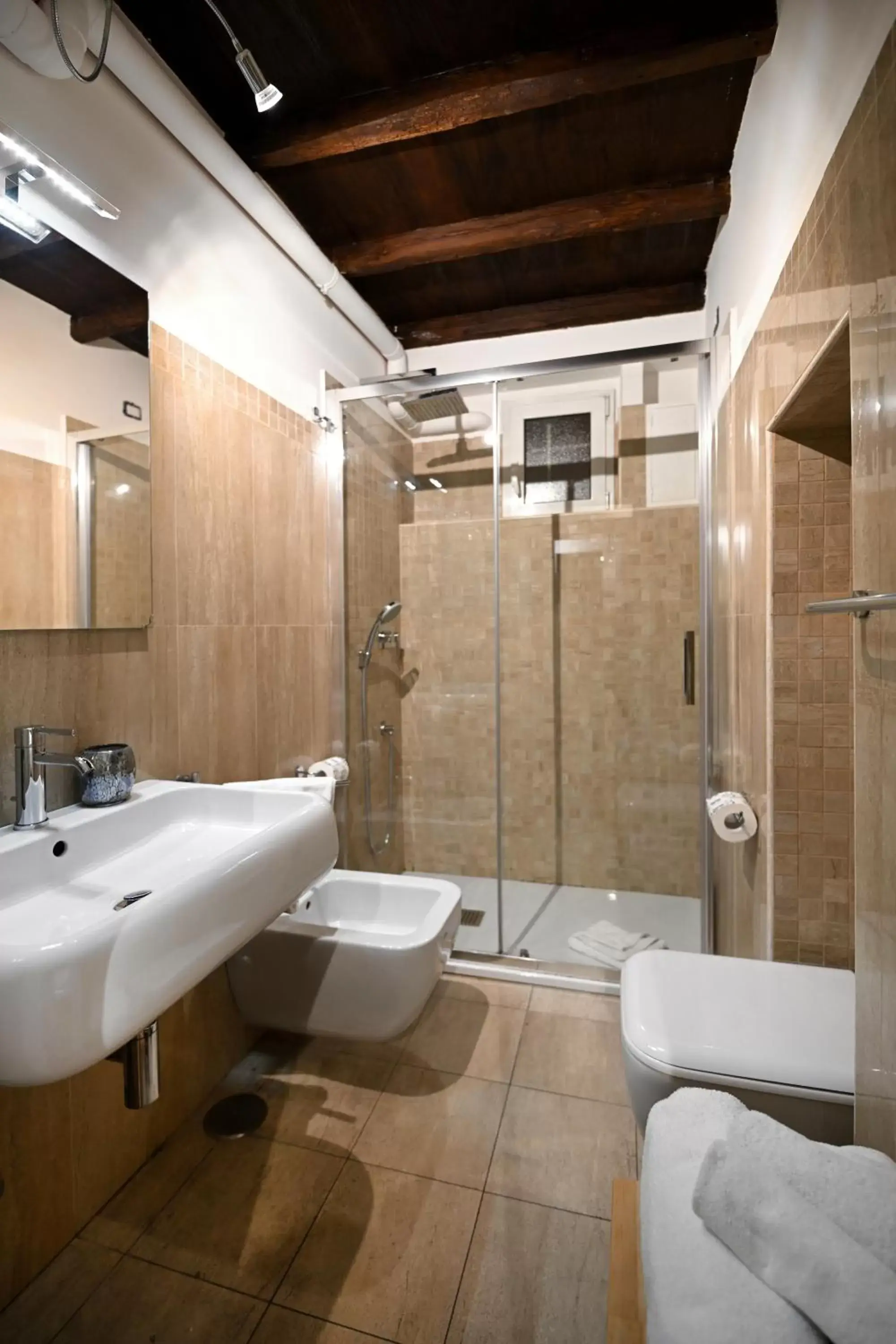 Shower, Bathroom in Residenze Romanae - Vicolo 22