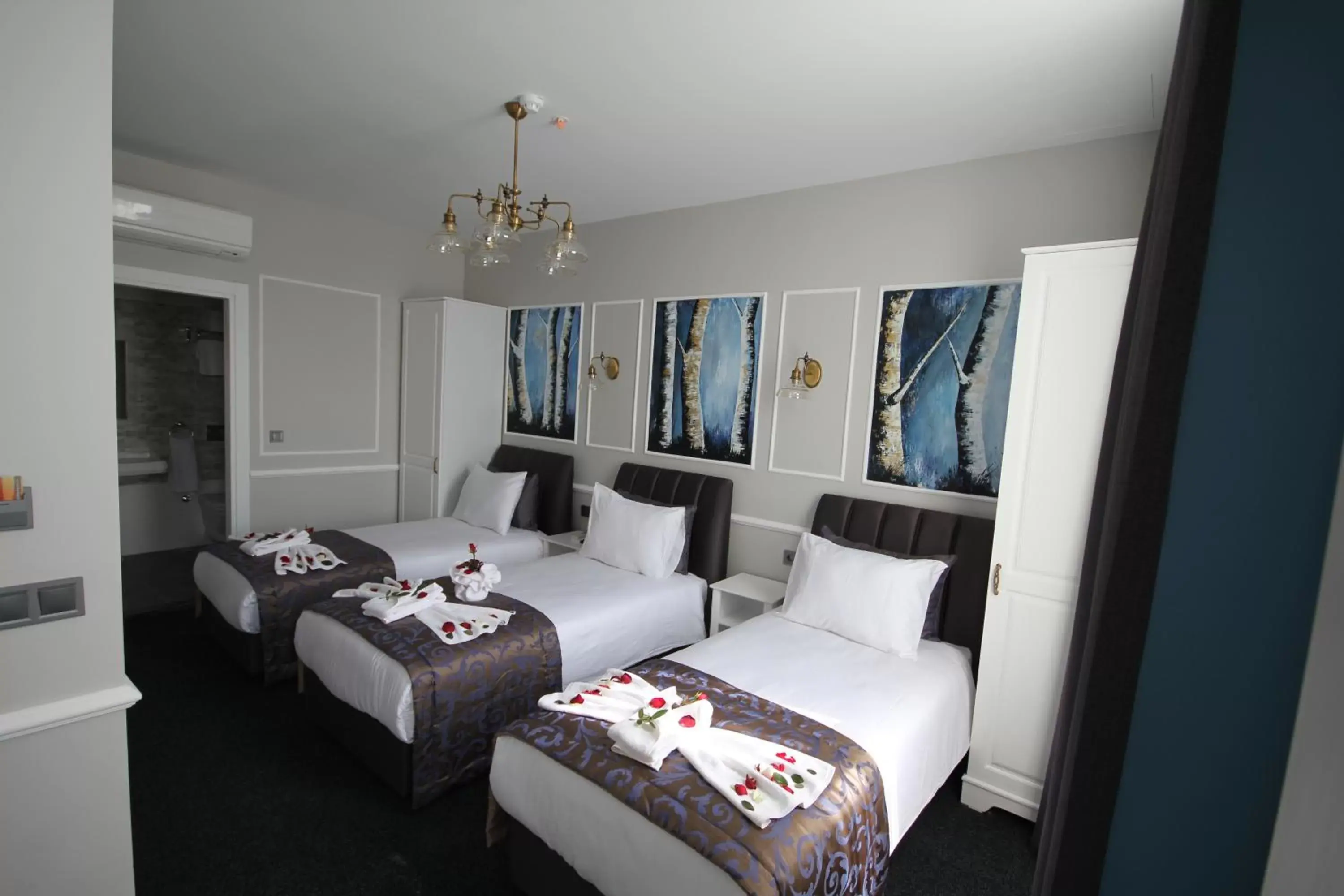 Photo of the whole room, Bed in Hotel Naumpasa Konagi