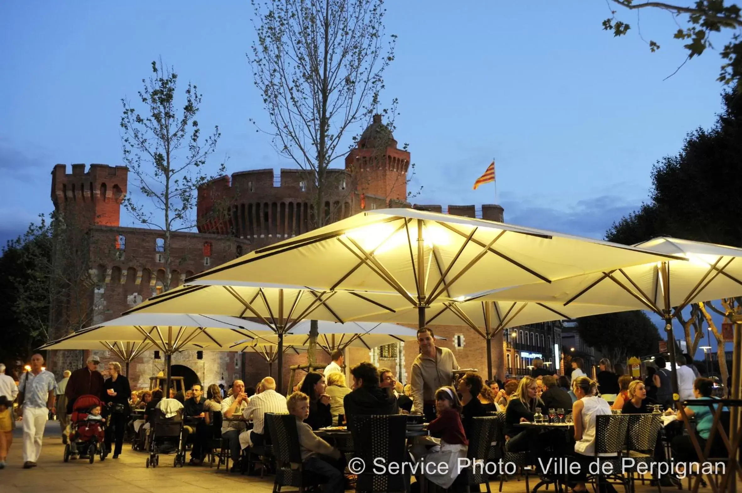 Off site, Restaurant/Places to Eat in Mercure Perpignan Centre