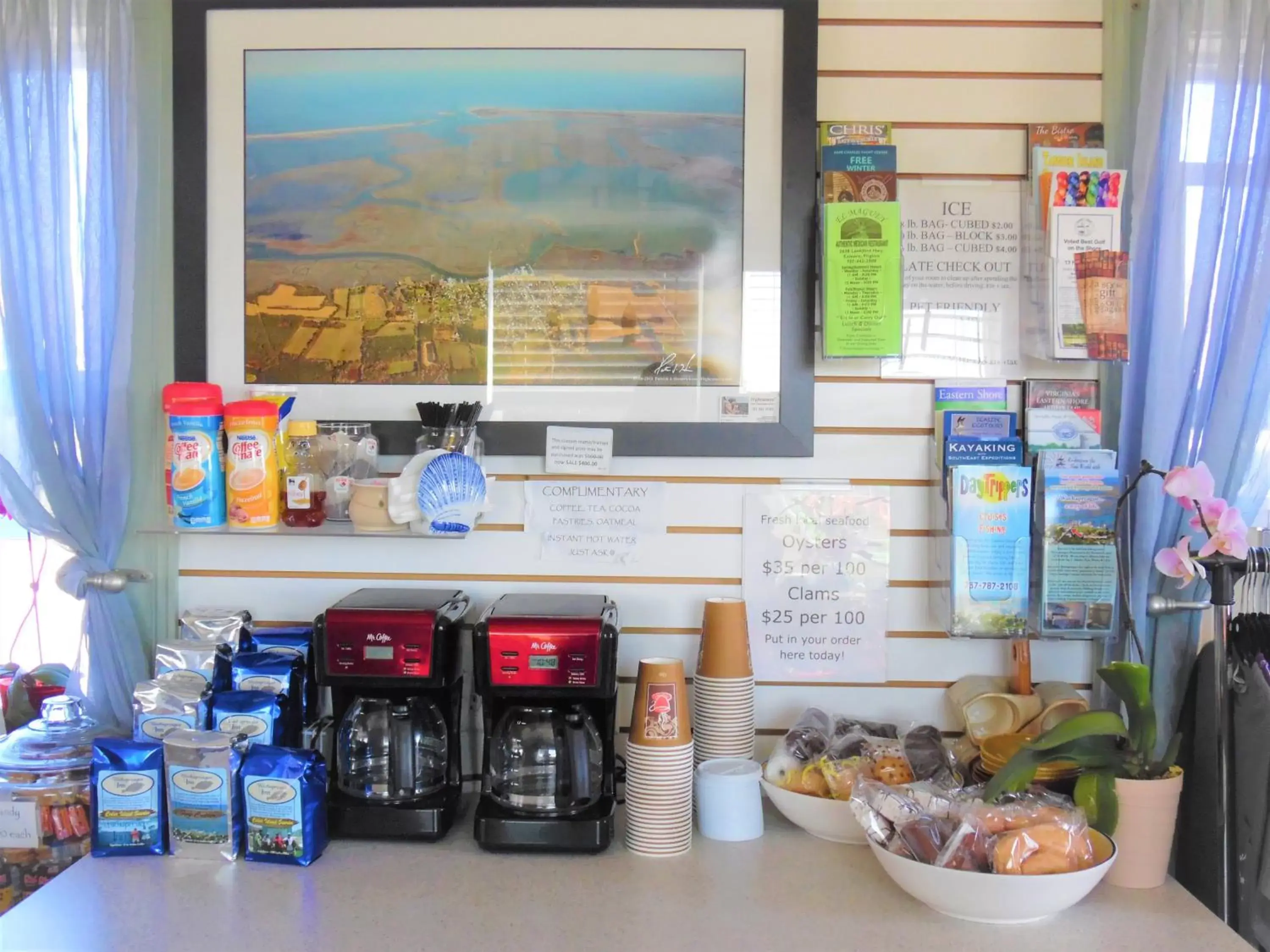 Coffee/tea facilities in Wachapreague Inn - Motel Rooms