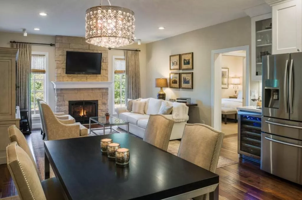 Living room in Seal Cove Inn
