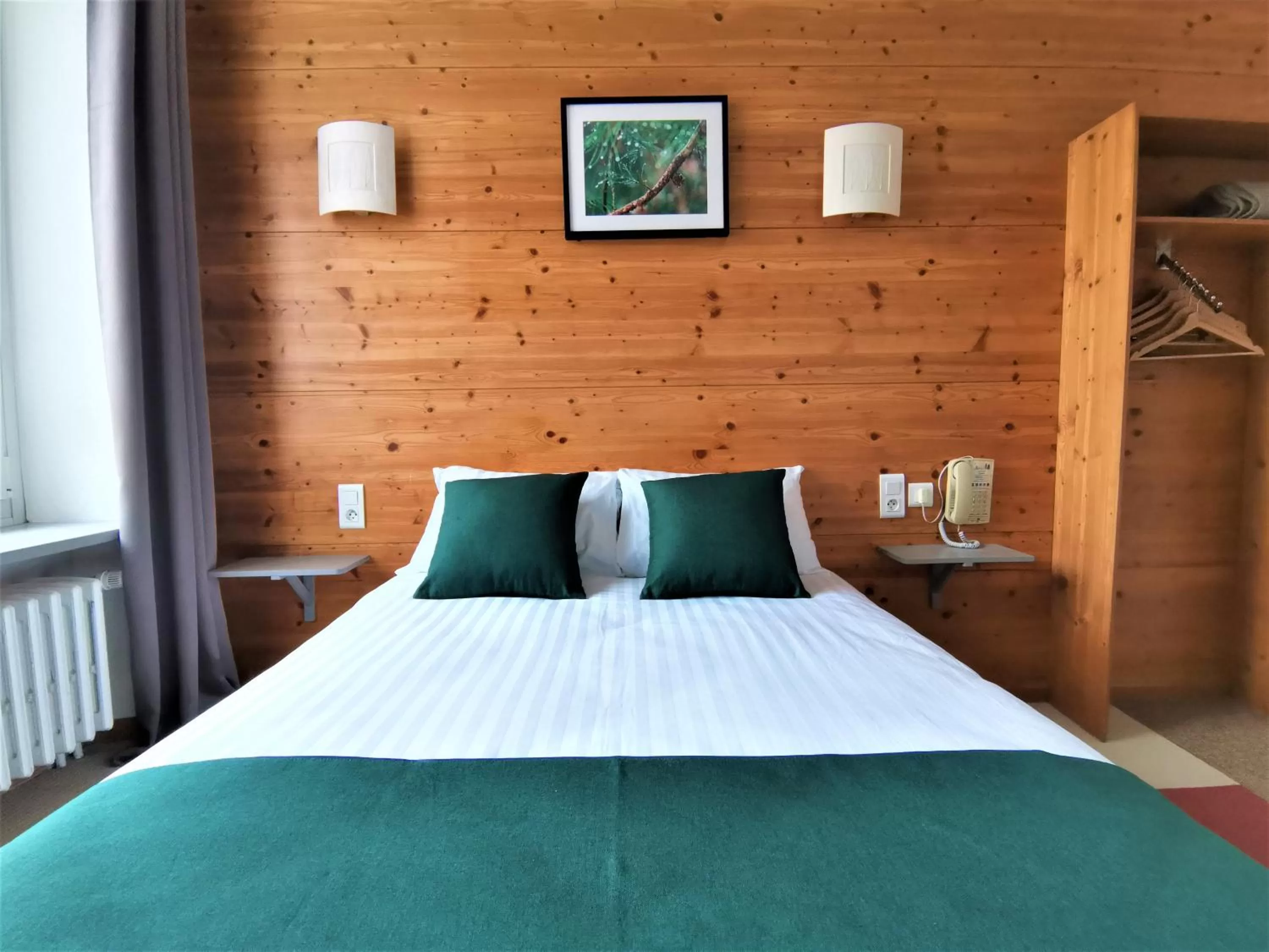 Bed in Hotel Les Montagnards