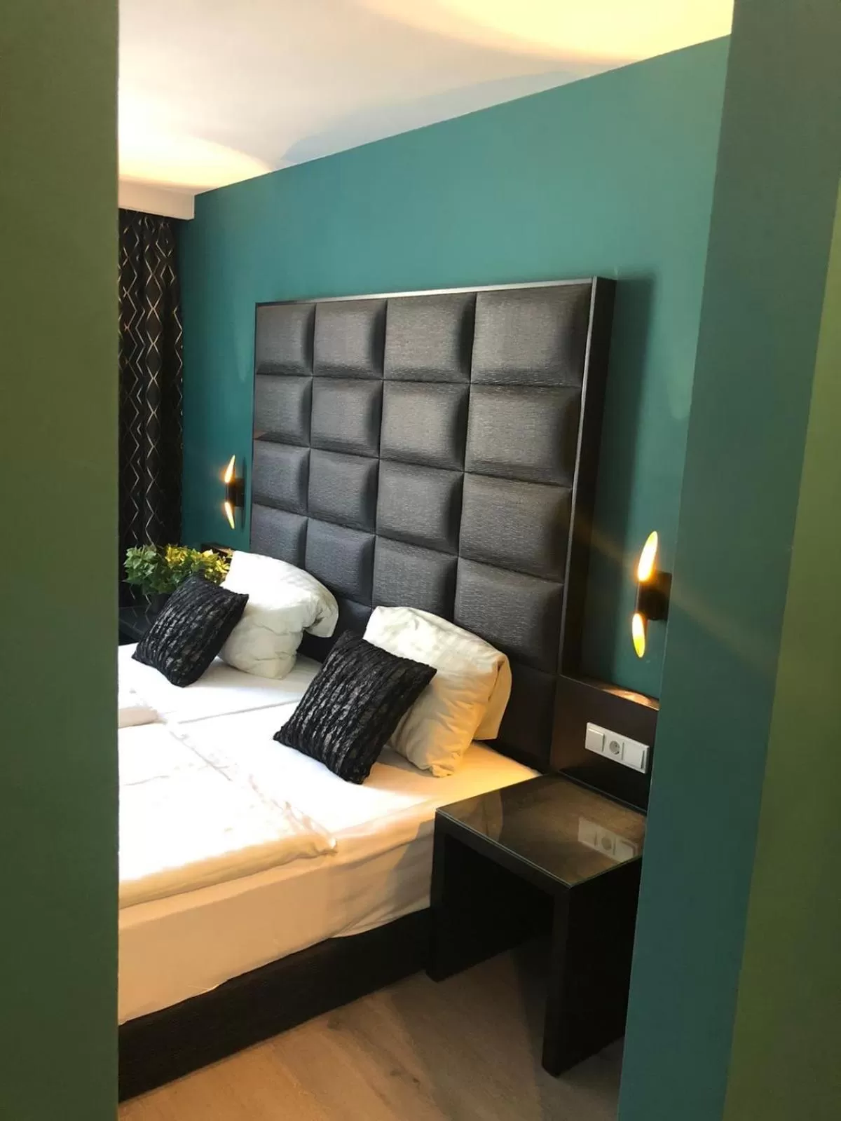 Bed in Hotel Athen Kelsterbach Frankfurt Airport