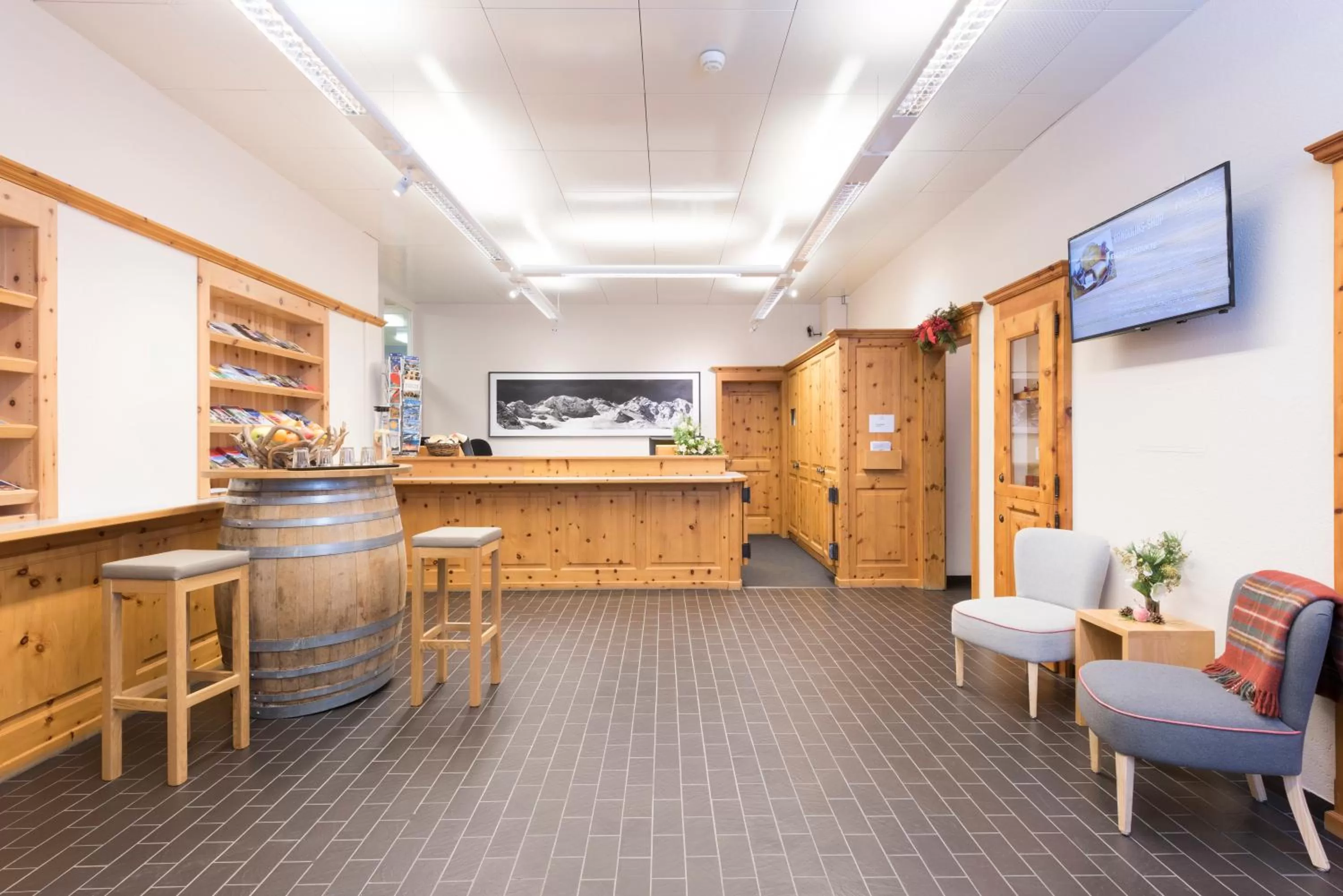 Lobby or reception, Restaurant/Places to Eat in Sternwarte by Randolins