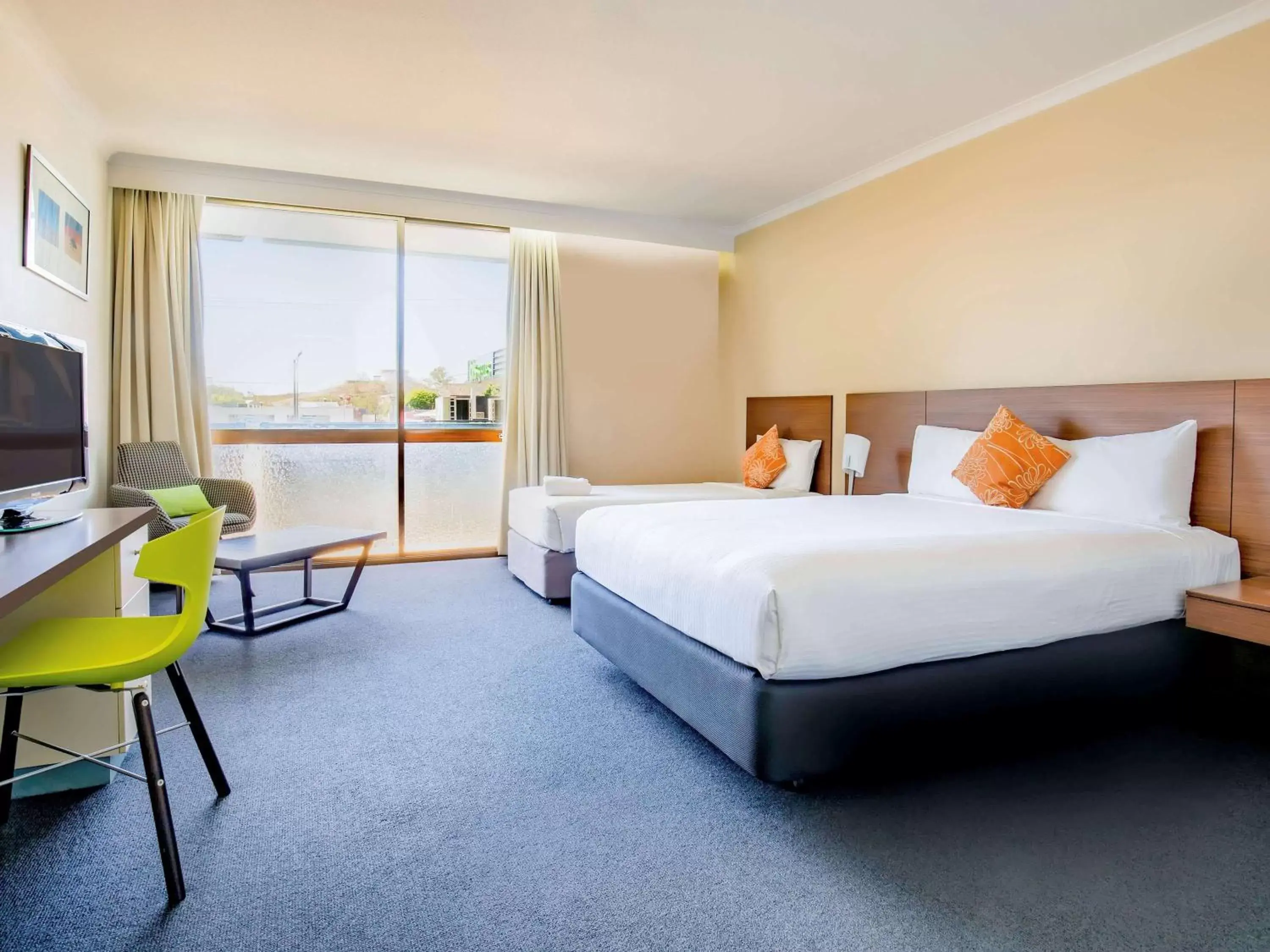 Photo of the whole room in ibis Styles Mt Isa Verona