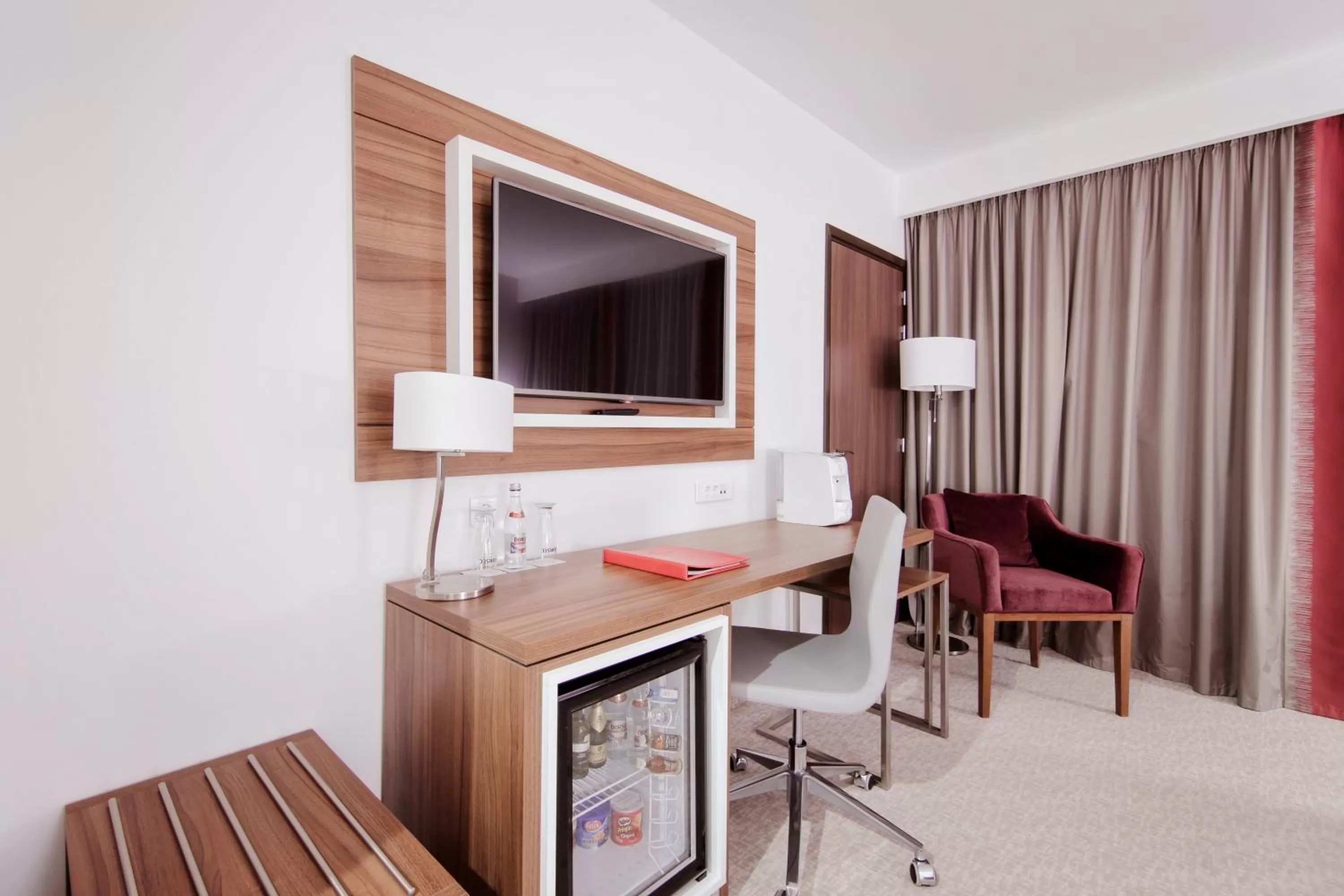 Decorative detail, Bed in Ramada Plaza Craiova