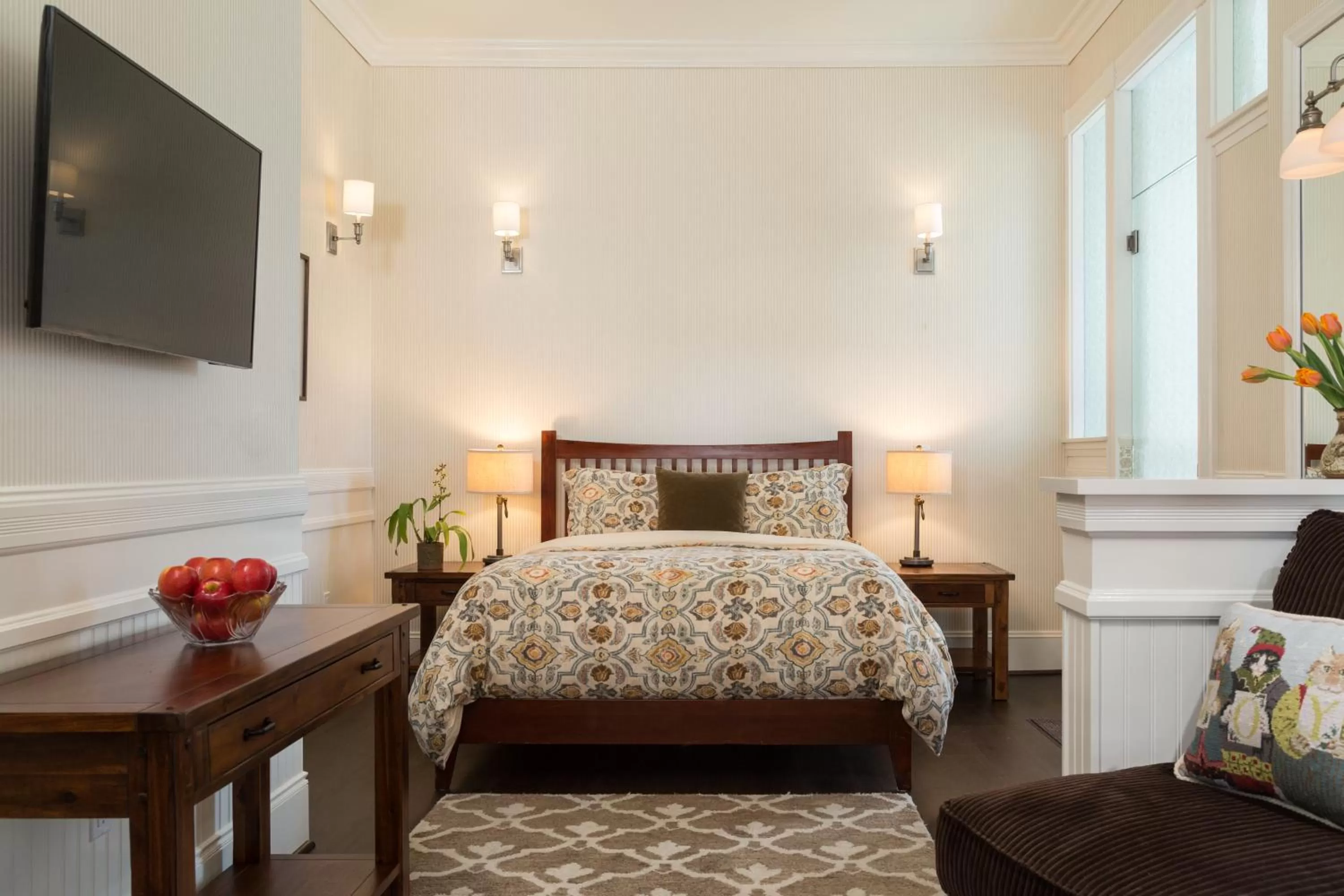 Bed in Cheshire Cat Inn & Cottages