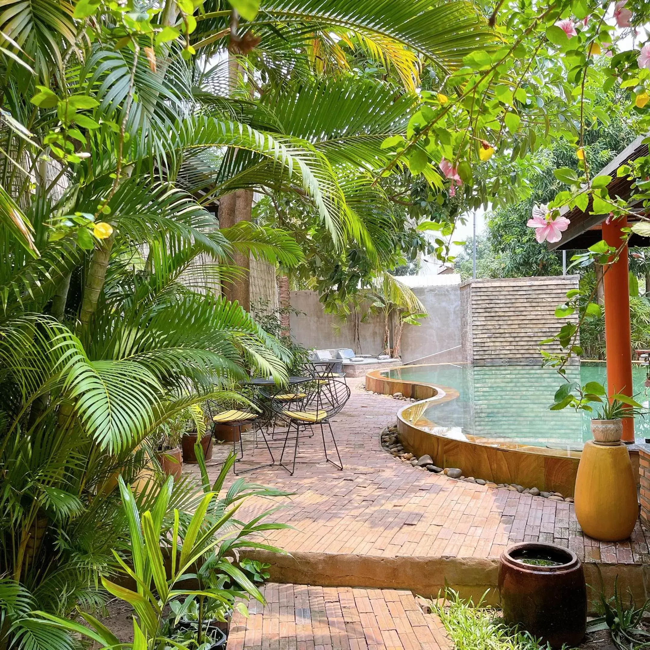 Swimming pool in Central Indochine D'angkor Hotel