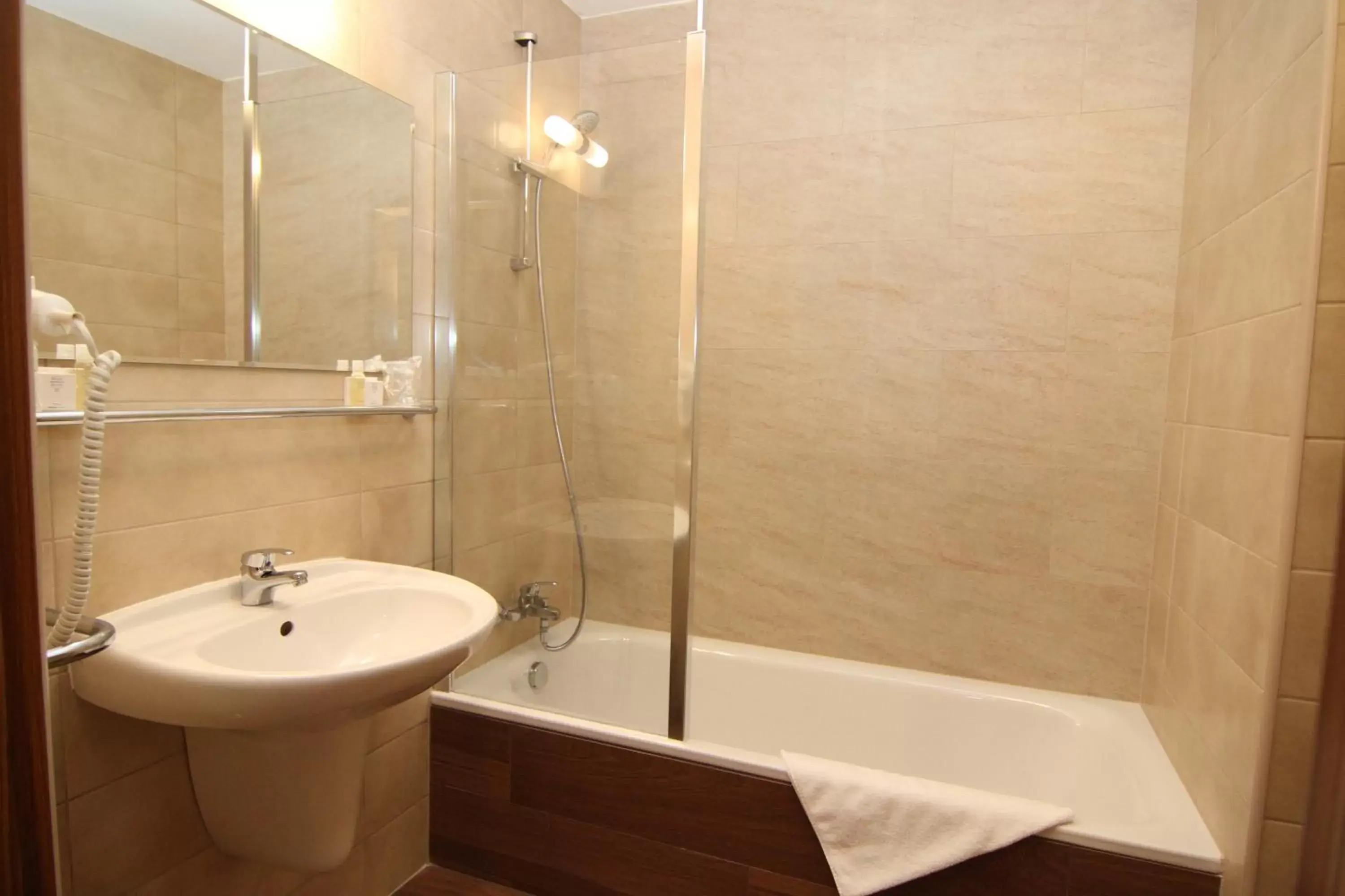 Bathroom in Hotel Theresia