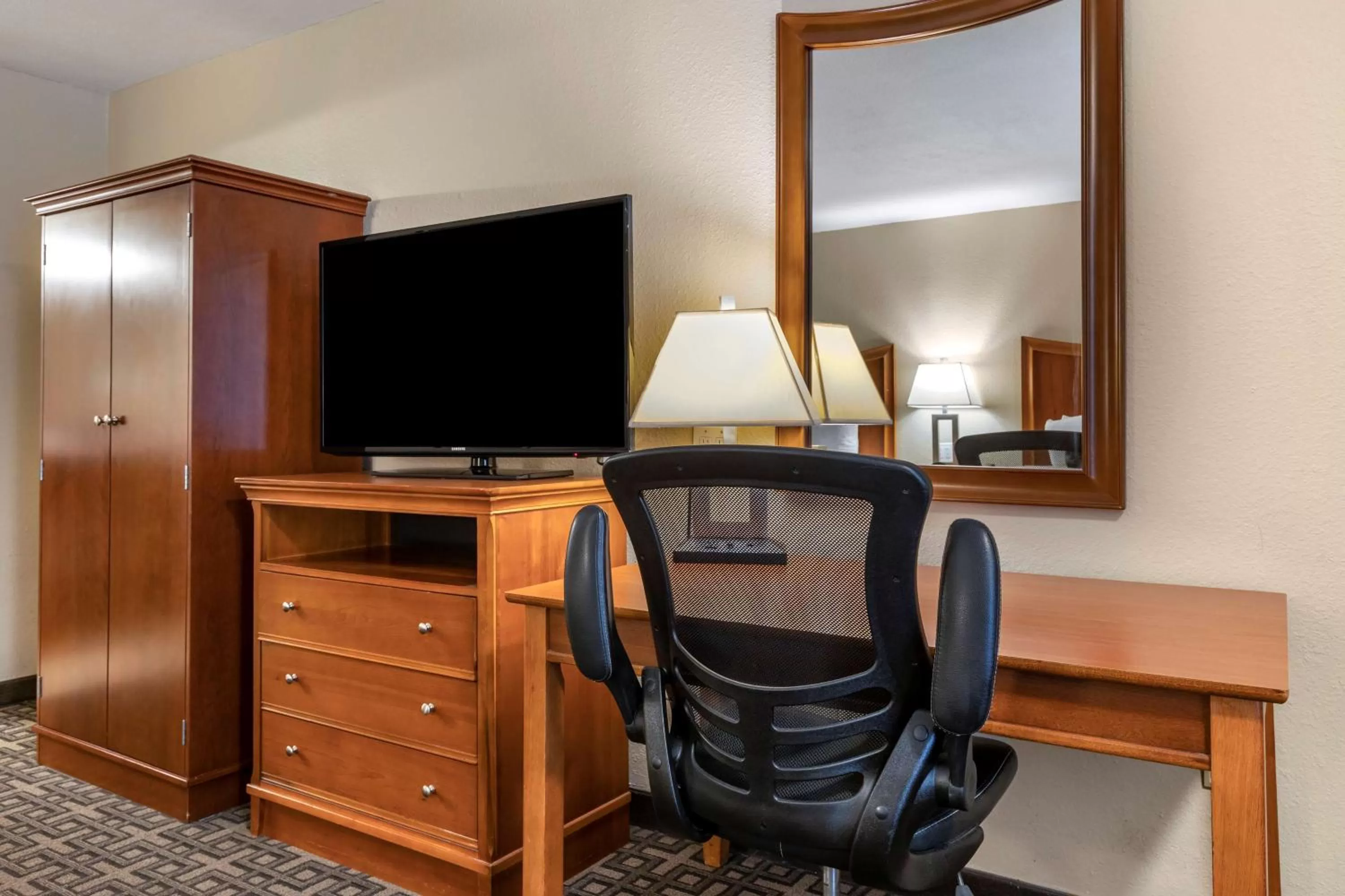 Bedroom in Best Western Swiss Clock Inn