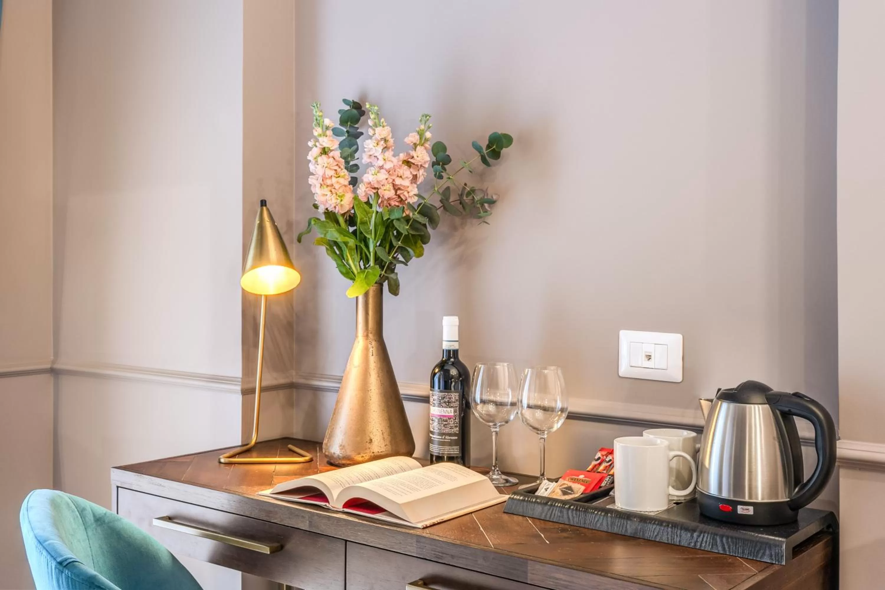 Coffee/tea facilities in Tree Charme Parliament Boutique Hotel