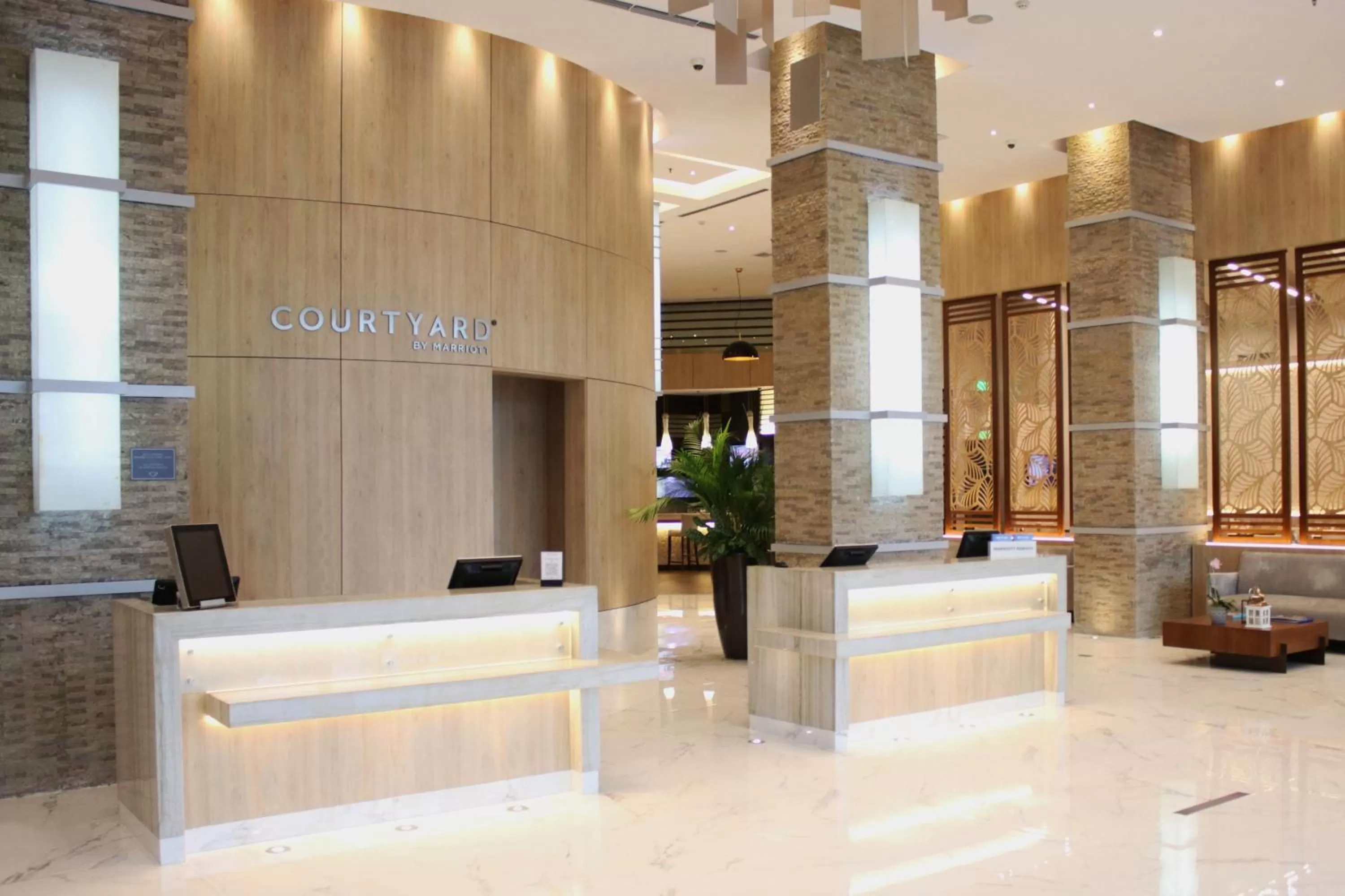 Lobby or reception in Courtyard by Marriott Guayaquil