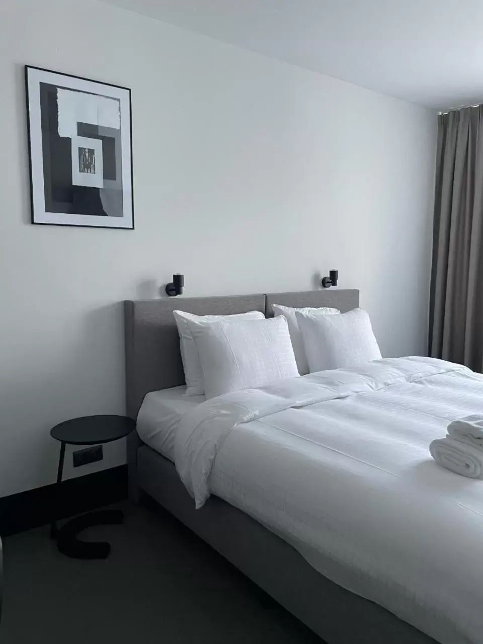 Bedroom, Bed in Hotel National Antwerp Bedroom, Bed in Hotel National Antwerp
