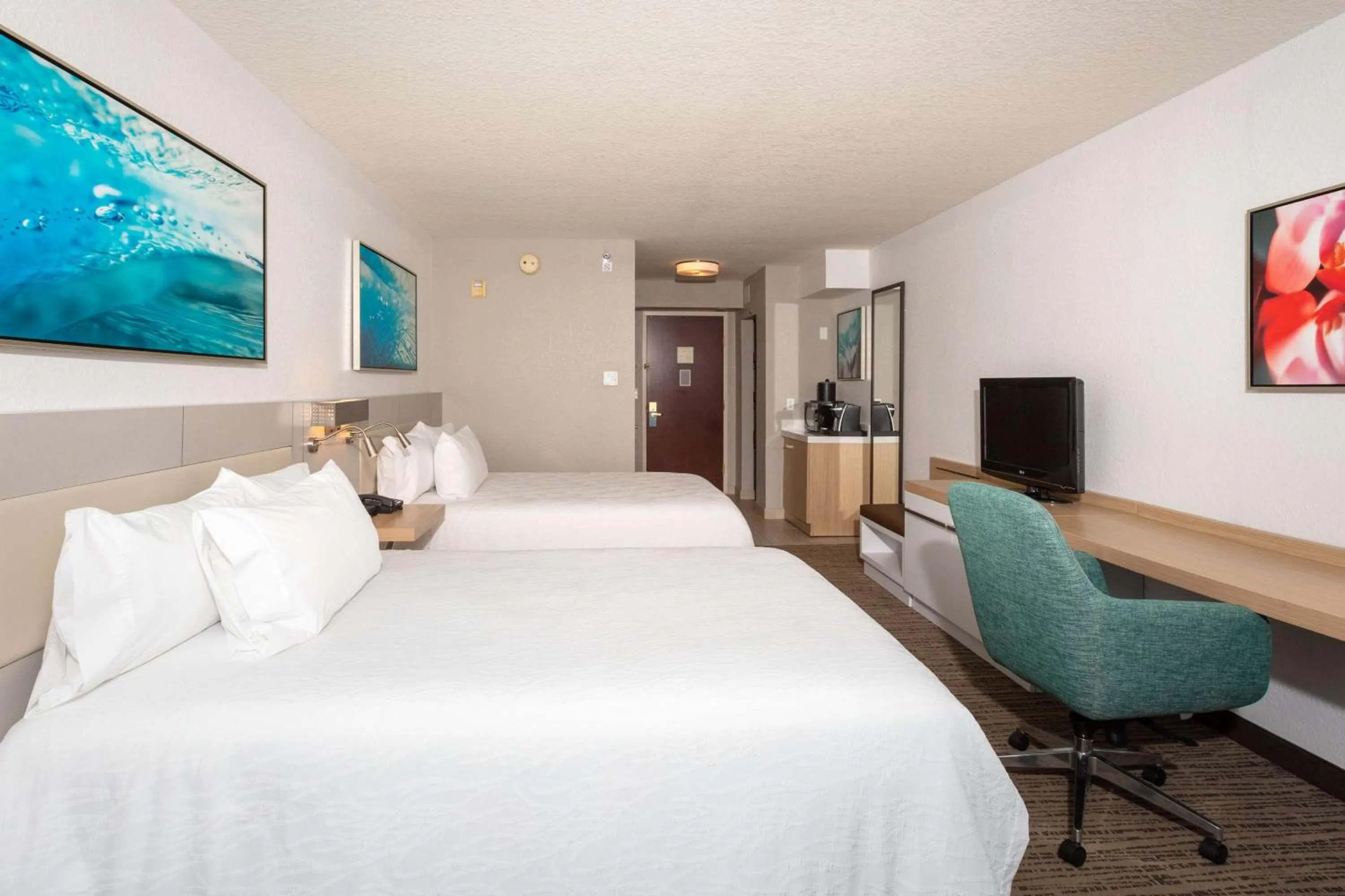 Bed in Hilton Garden Inn Daytona Beach Airport