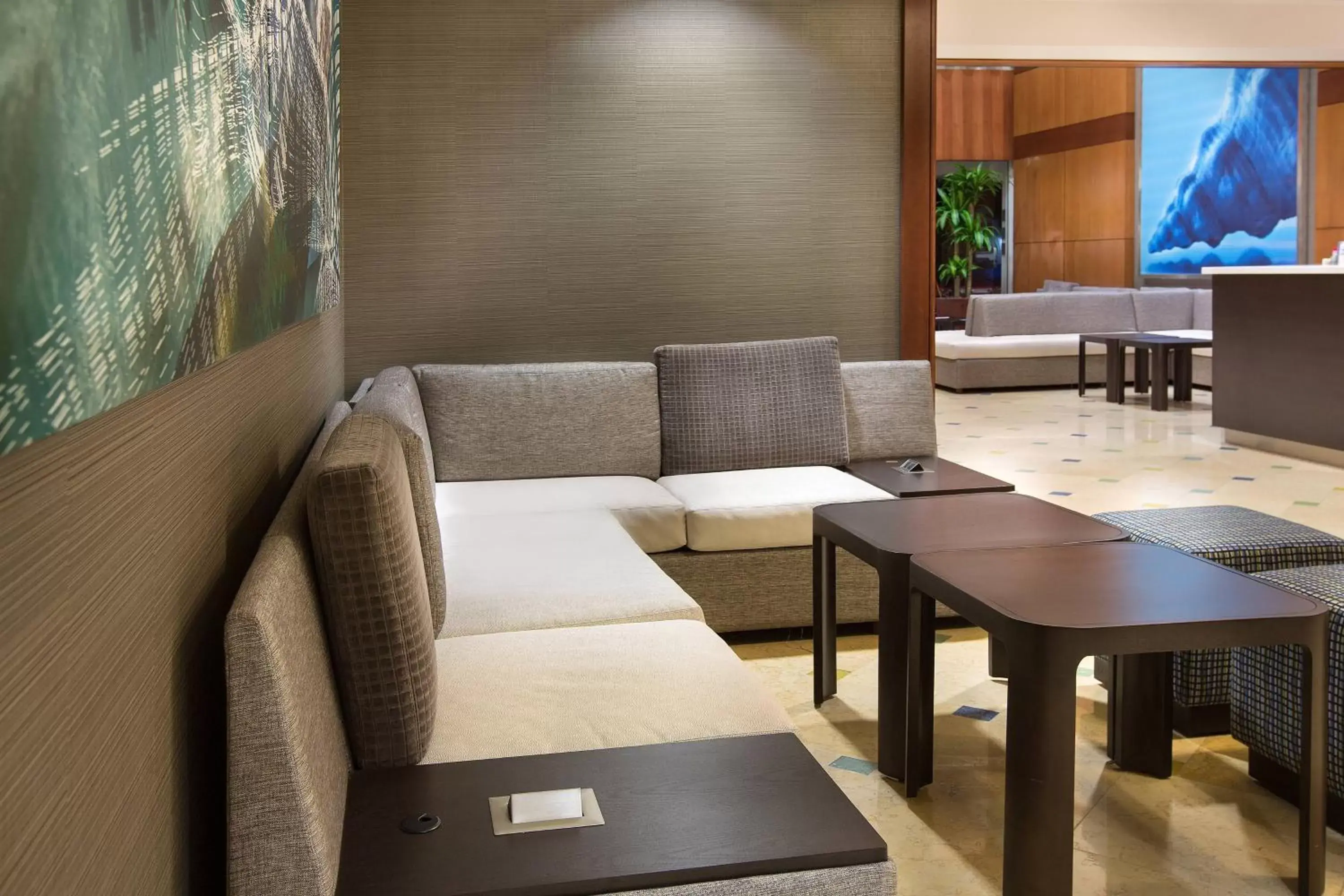 Lobby or reception in Courtyard by Marriott Fort Lauderdale Beach