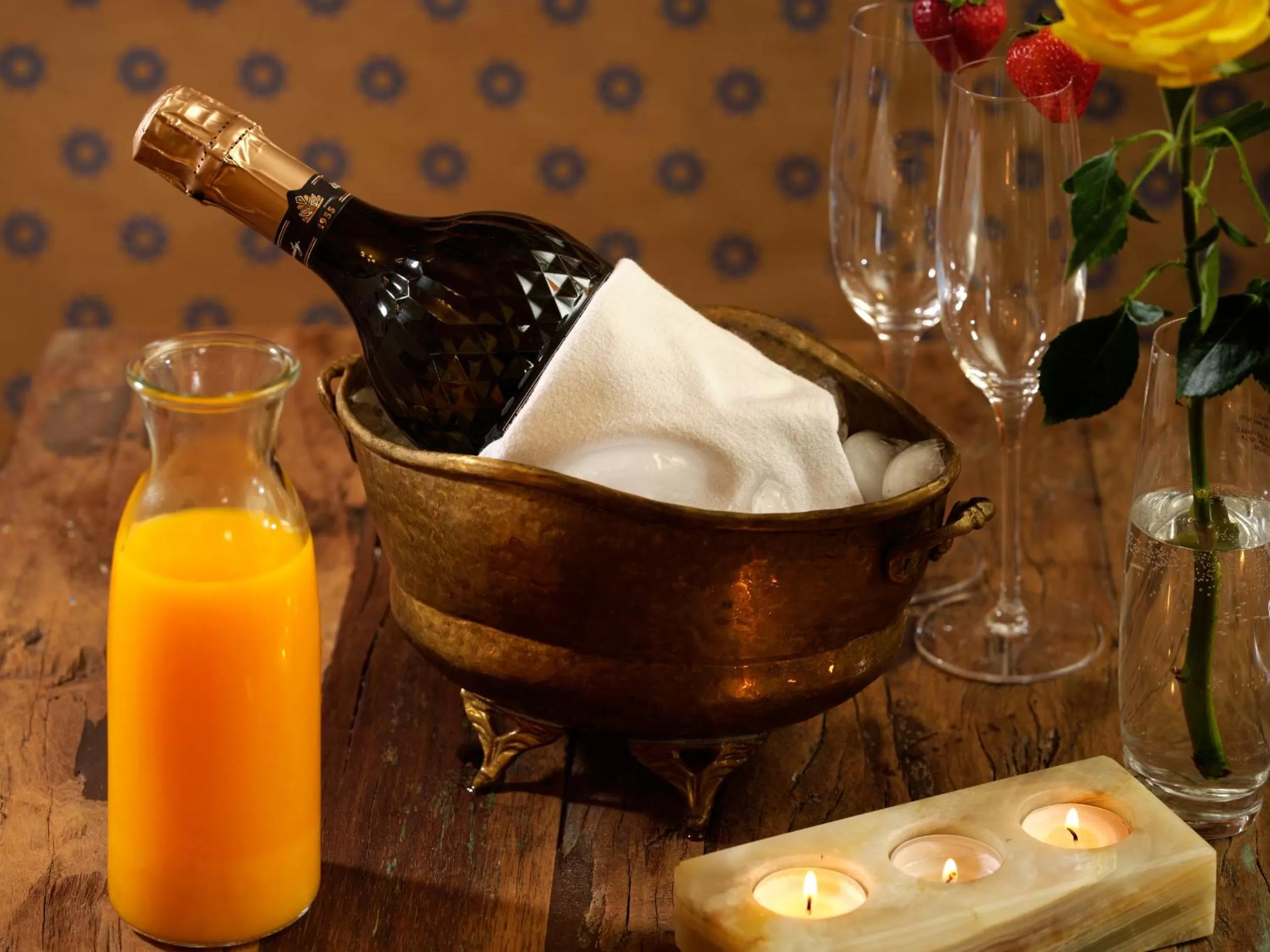 Breakfast, Drinks in Abbey's Lantern Hill Inn