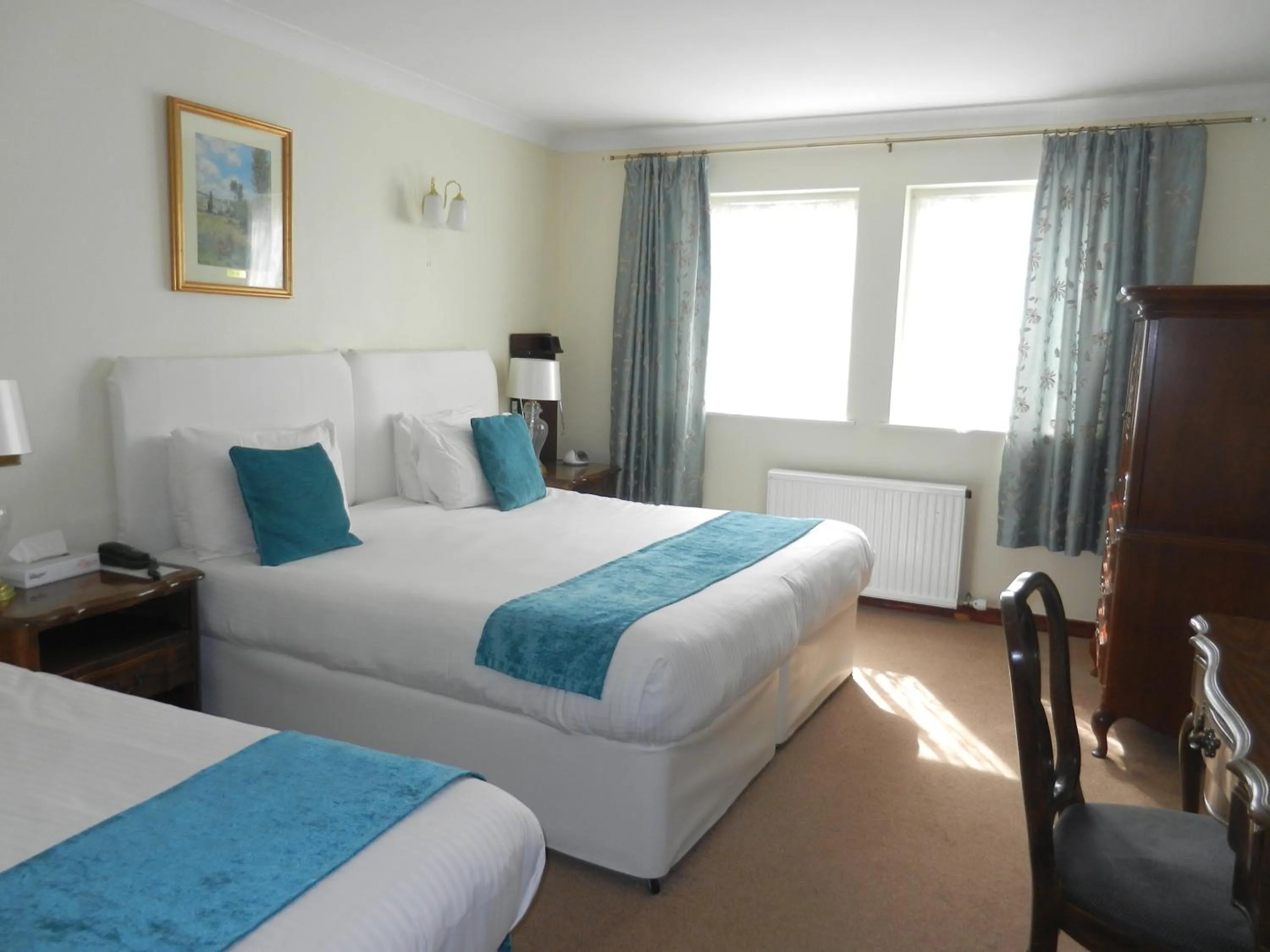 Bed in Mansfield Castle Hotel