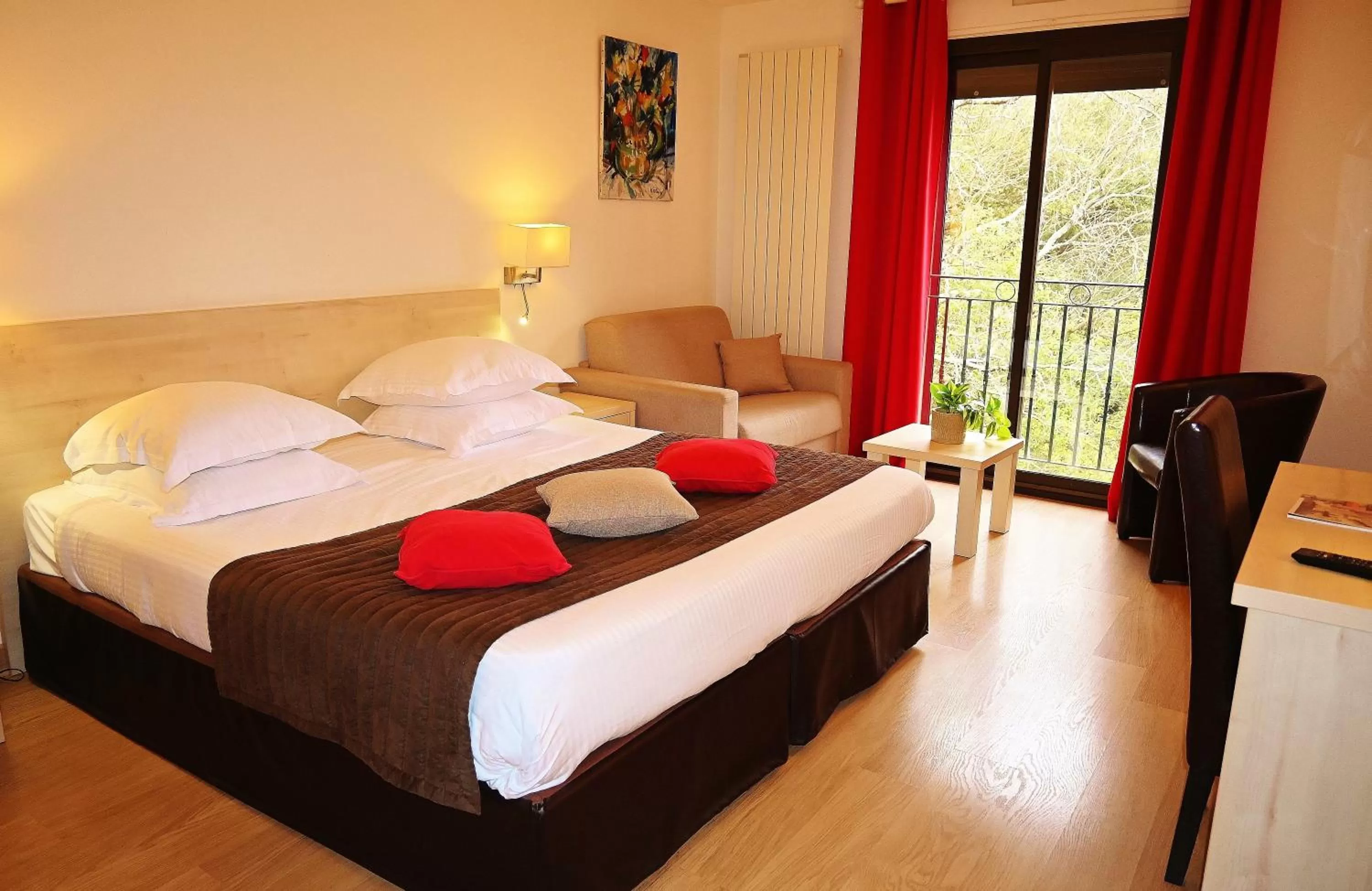 Bedroom, Bed in Domaine du Lac - Teritoria