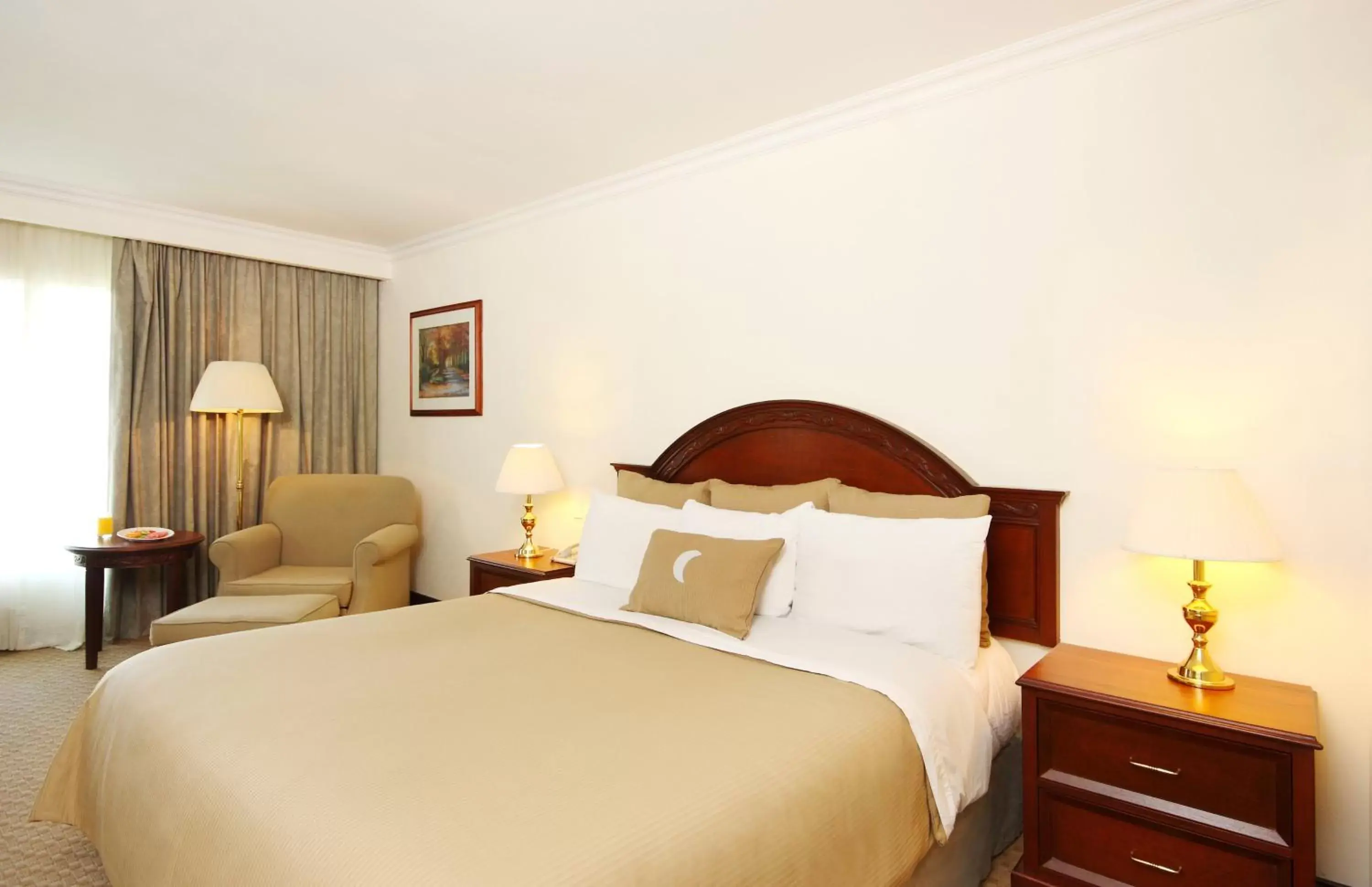 Property building, Bed in Fiesta Inn Nuevo Laredo