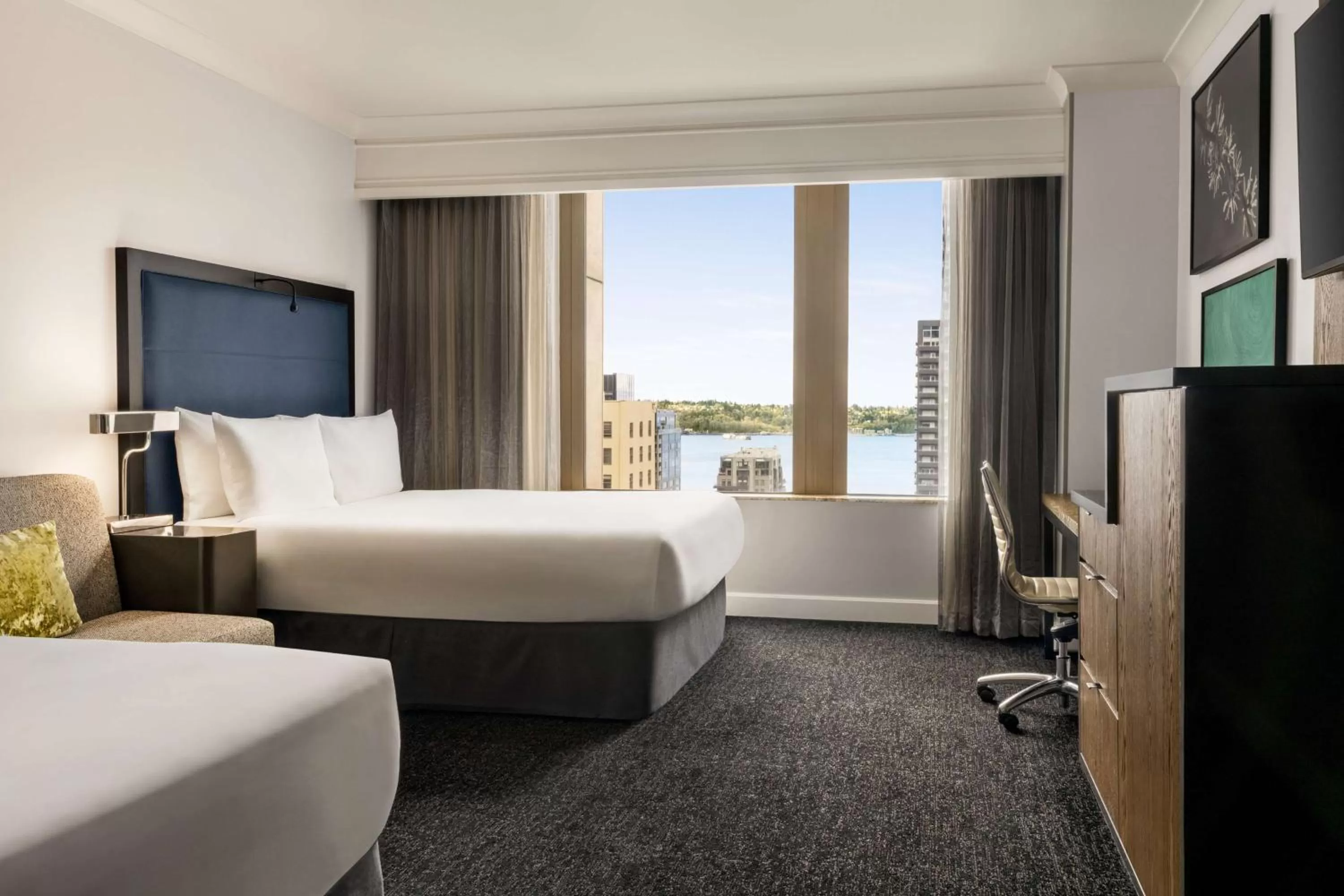 Bed in Hilton Motif Seattle