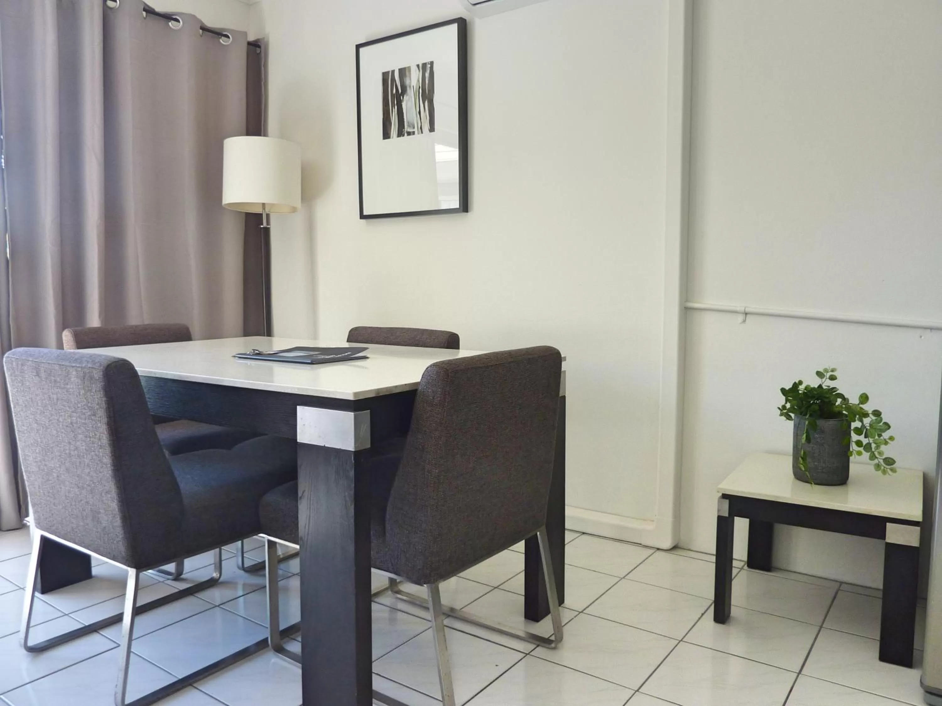 Dining area in Jadran Motel & El Jays Holiday Lodge