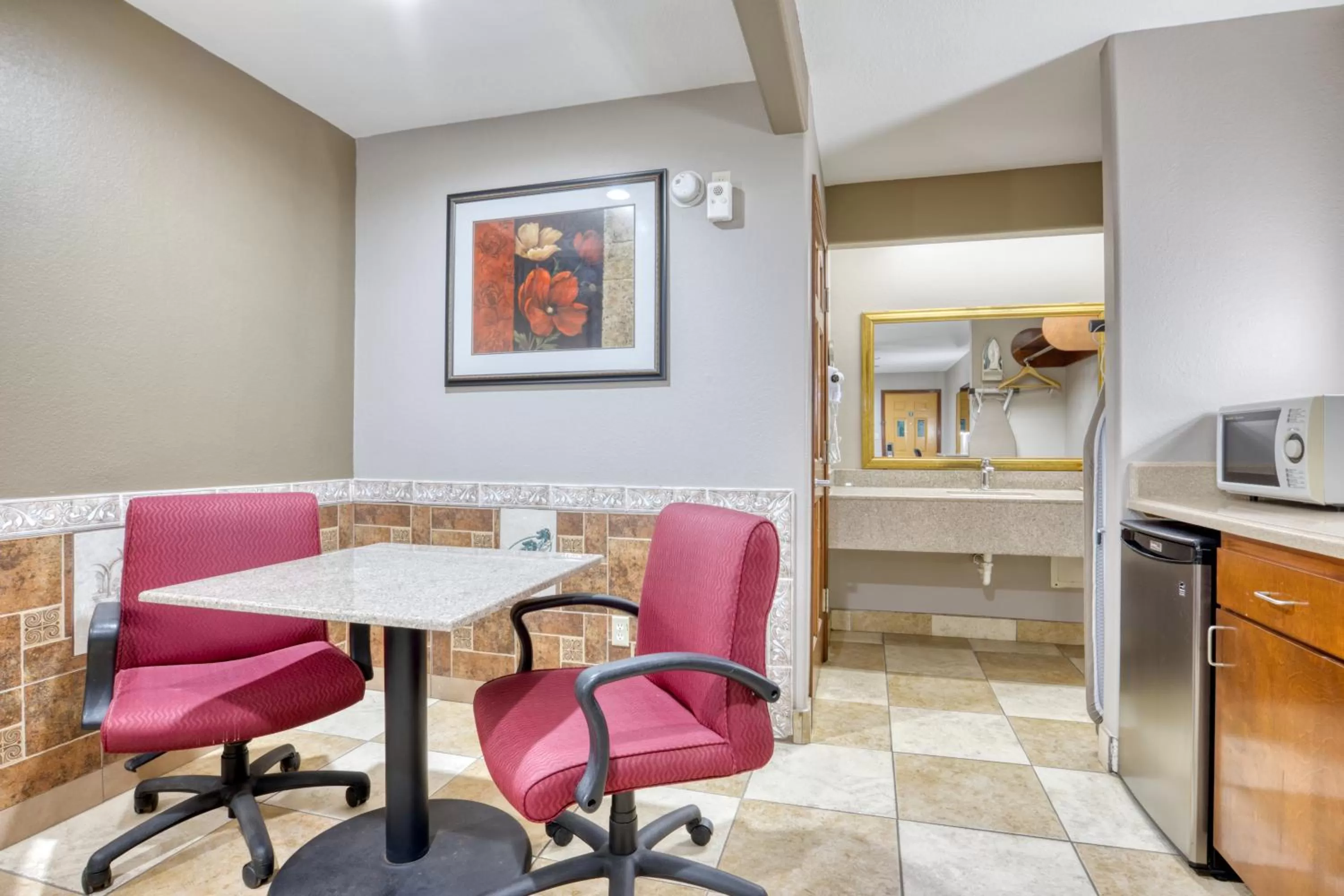 Dining area in Texas Inn Donna