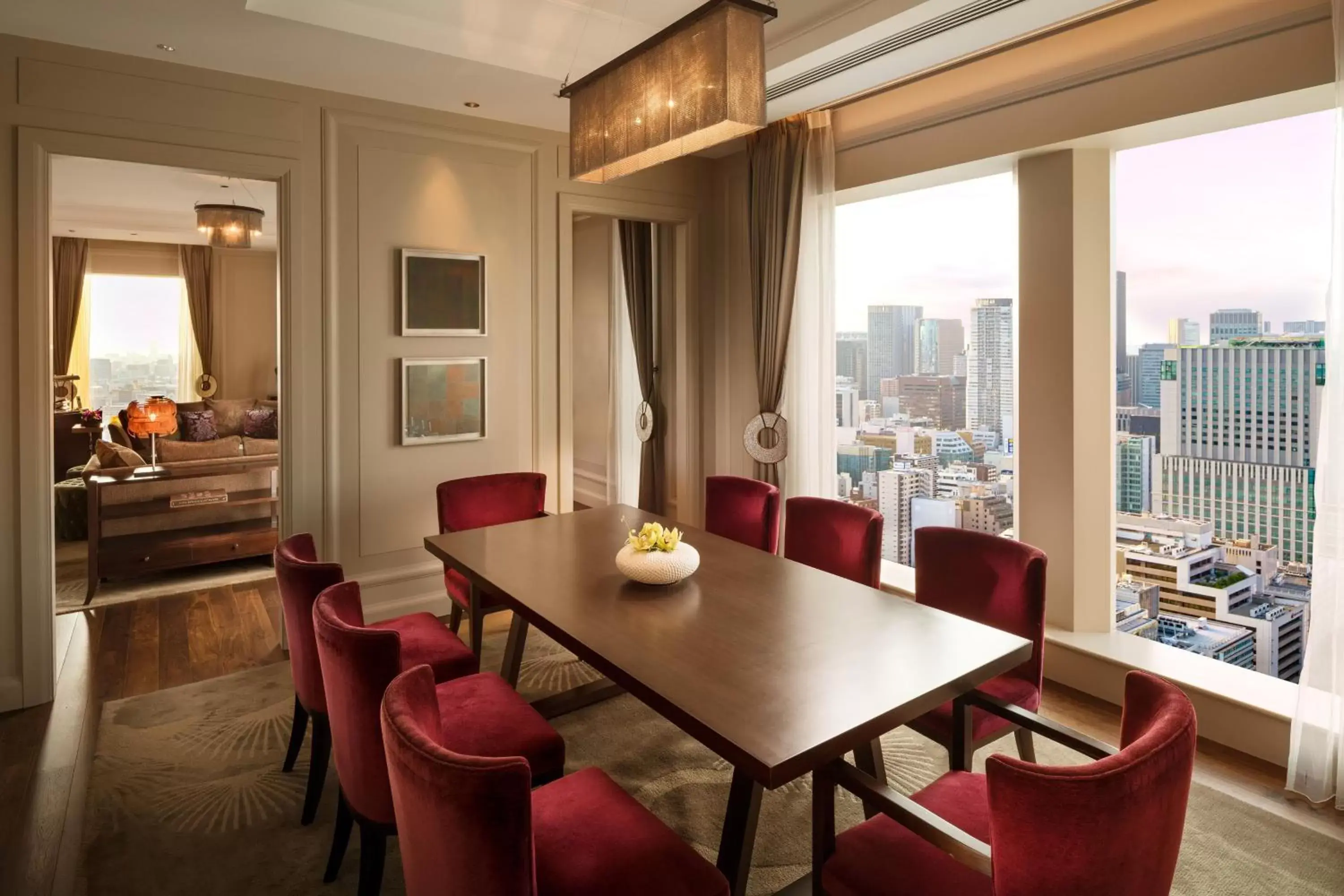 Photo of the whole room in St. Regis Osaka