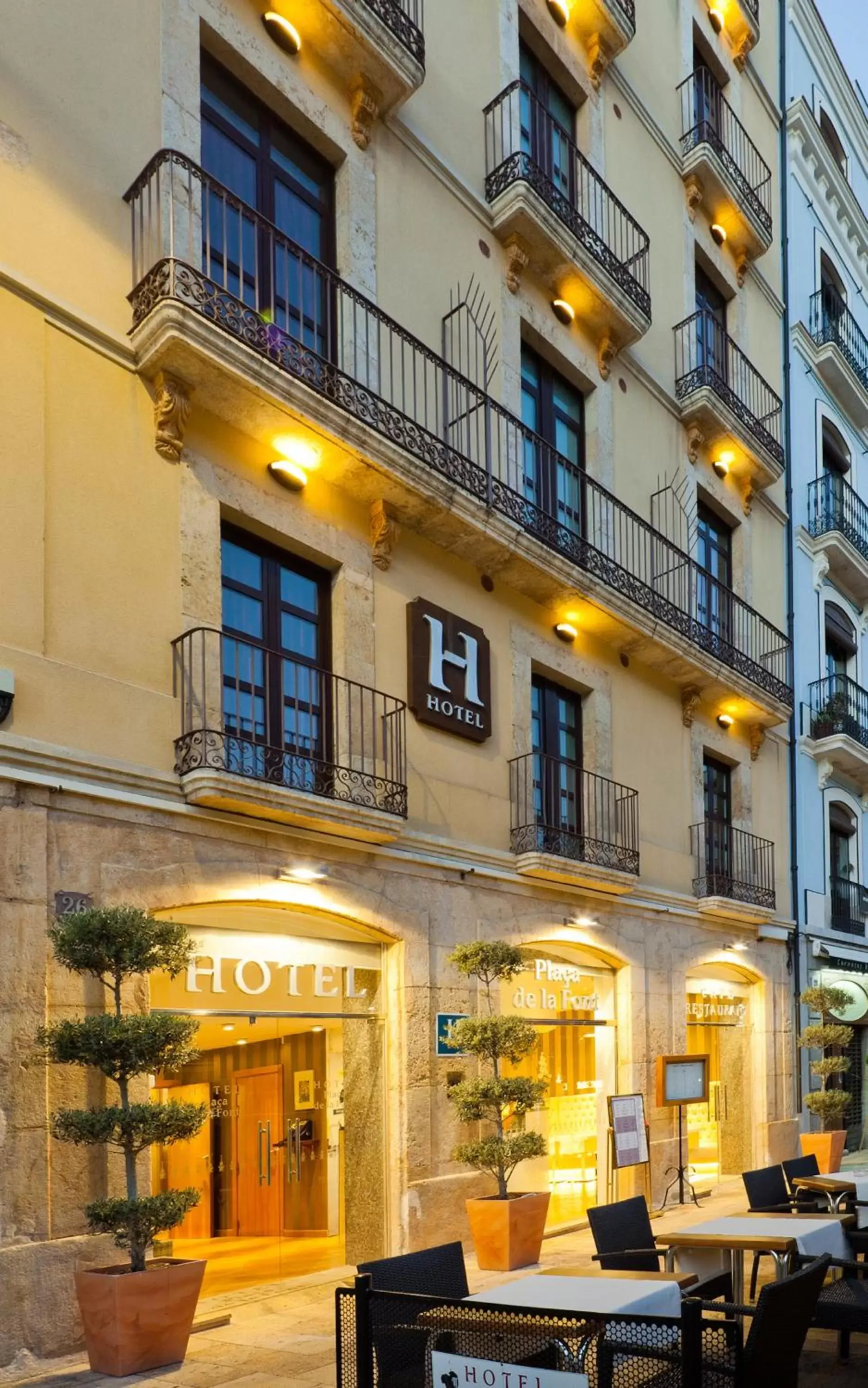 Property Building in Plaça De La Font