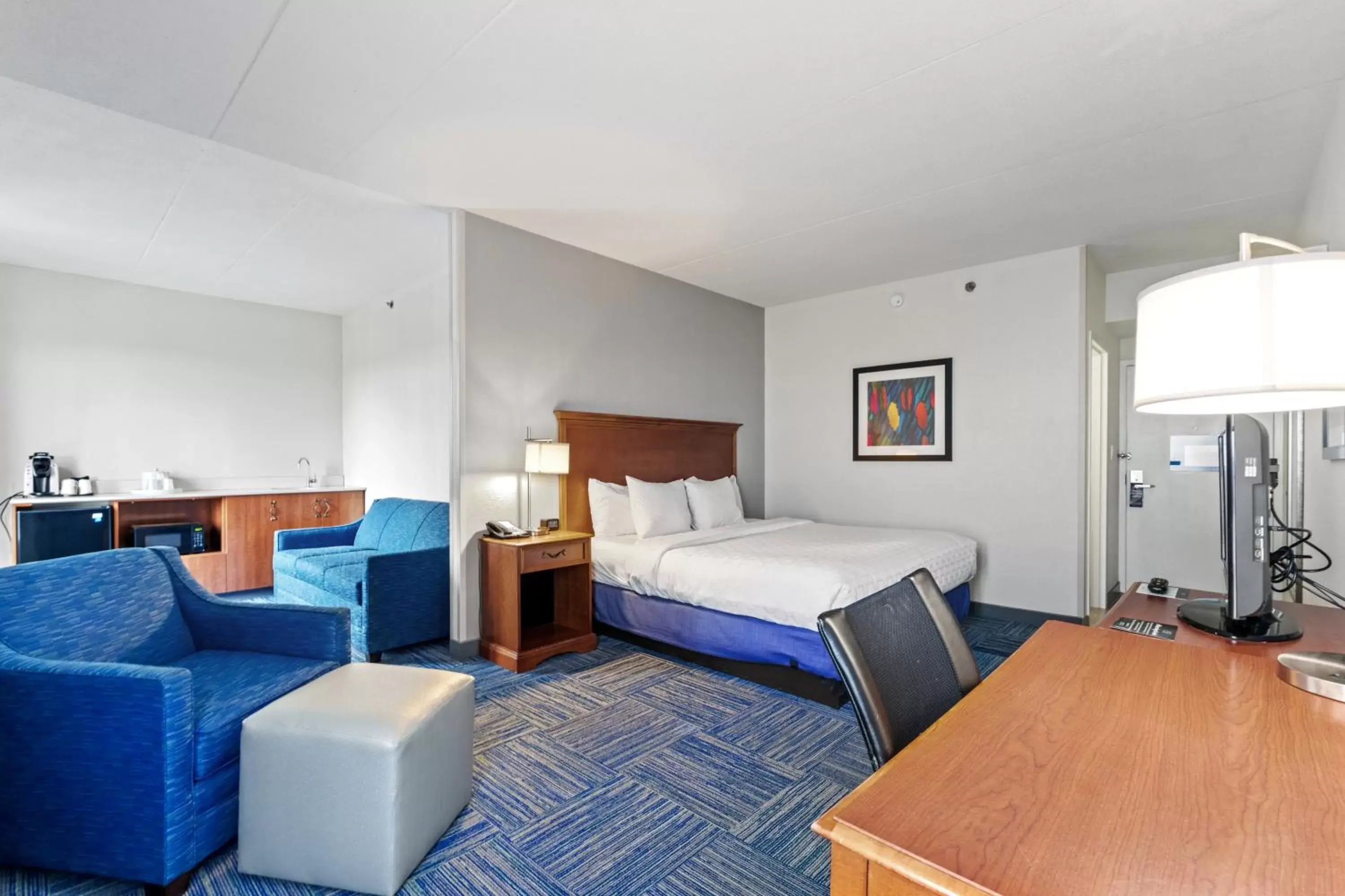 Bed in Allentown Park Hotel, Ascend Hotel Collection