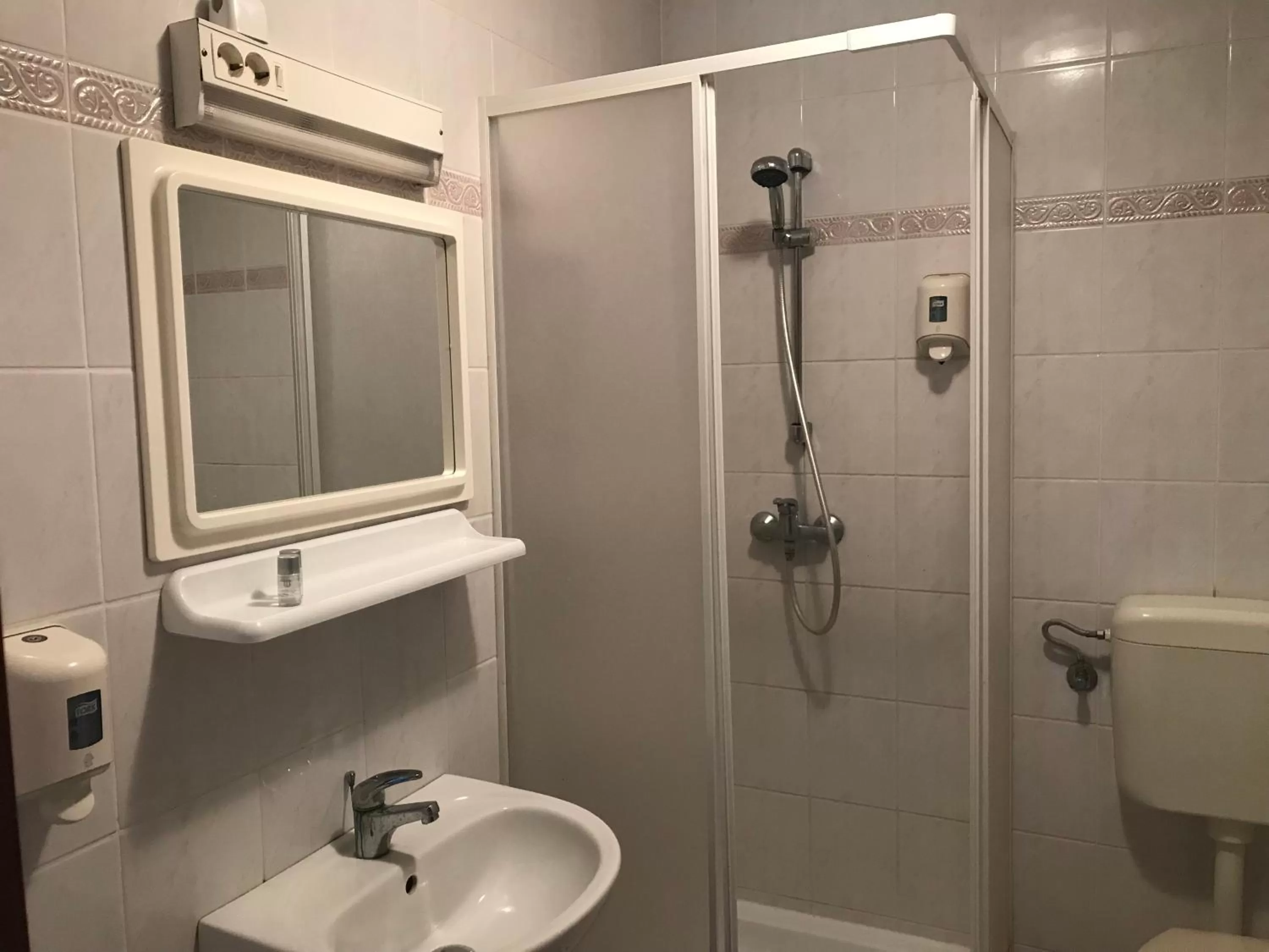 Sempre Étterem És Panzió