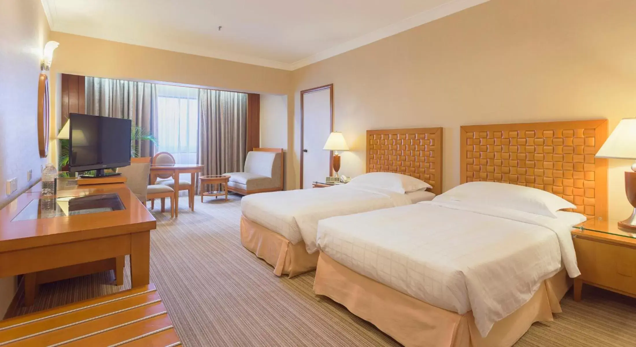 Bed in Bayview Hotel Melaka