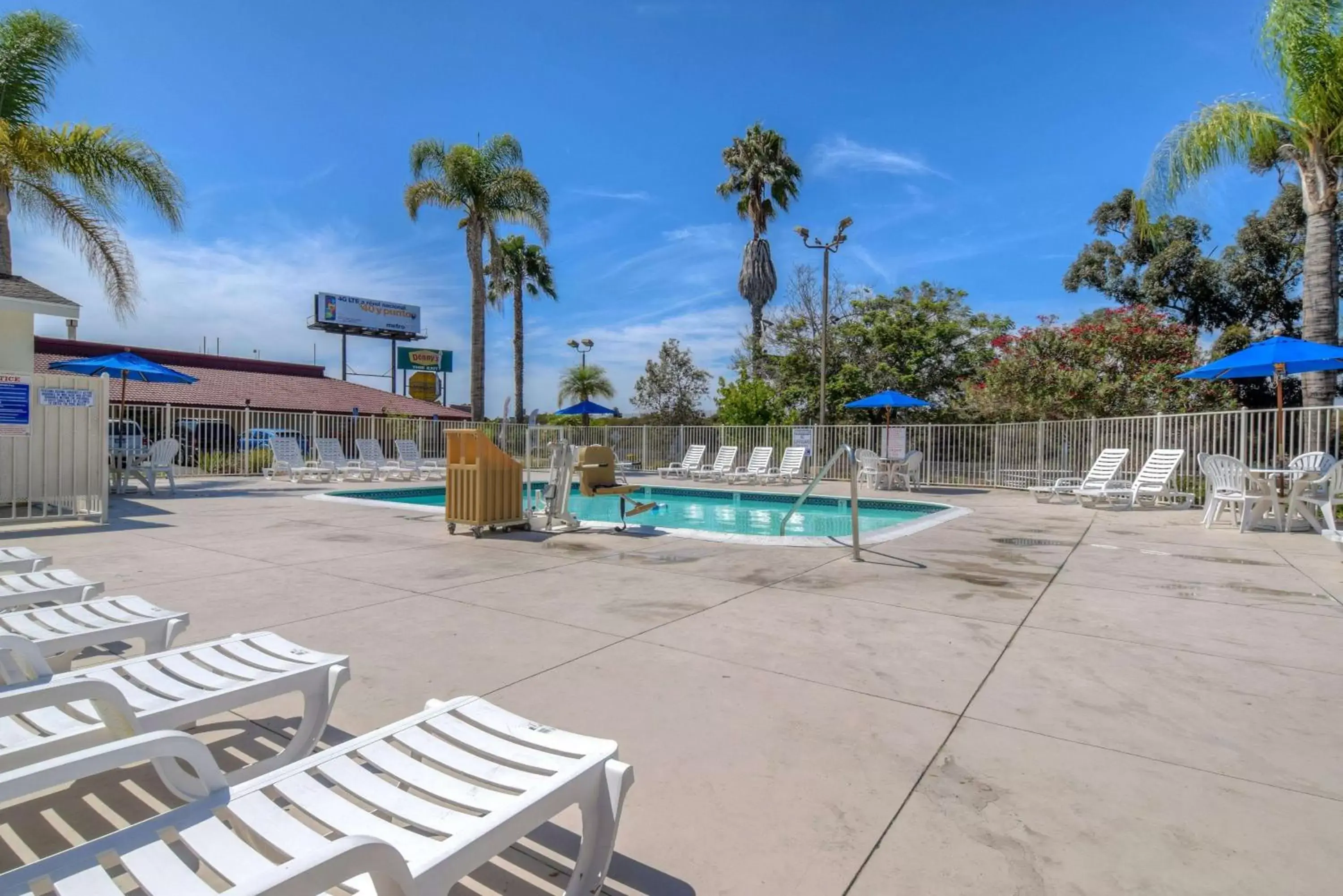 Day, Swimming Pool in Motel 6-San Ysidro, CA - San Diego - Border