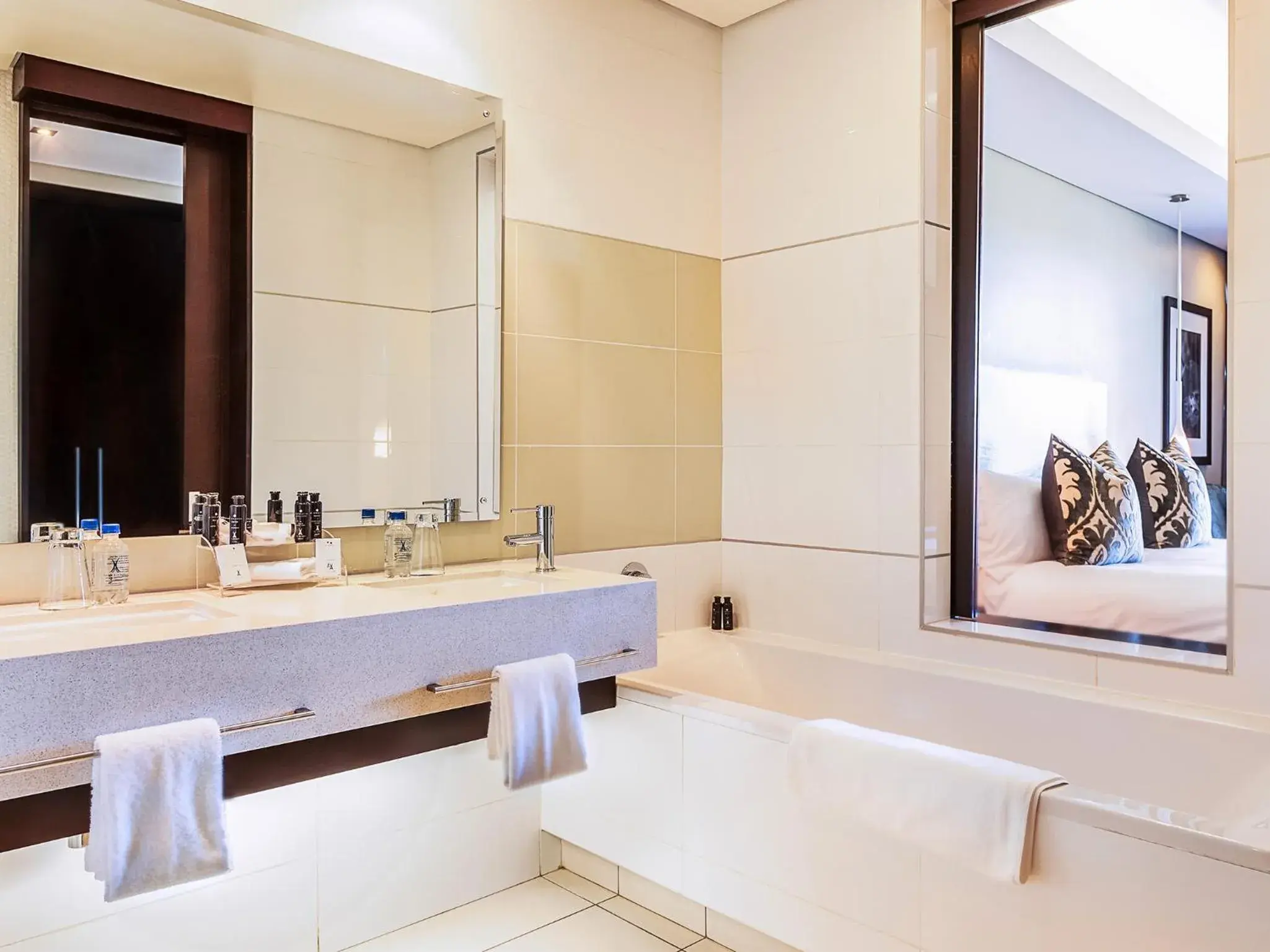 Bathroom in The Fairway Hotel, Spa & Golf Resort