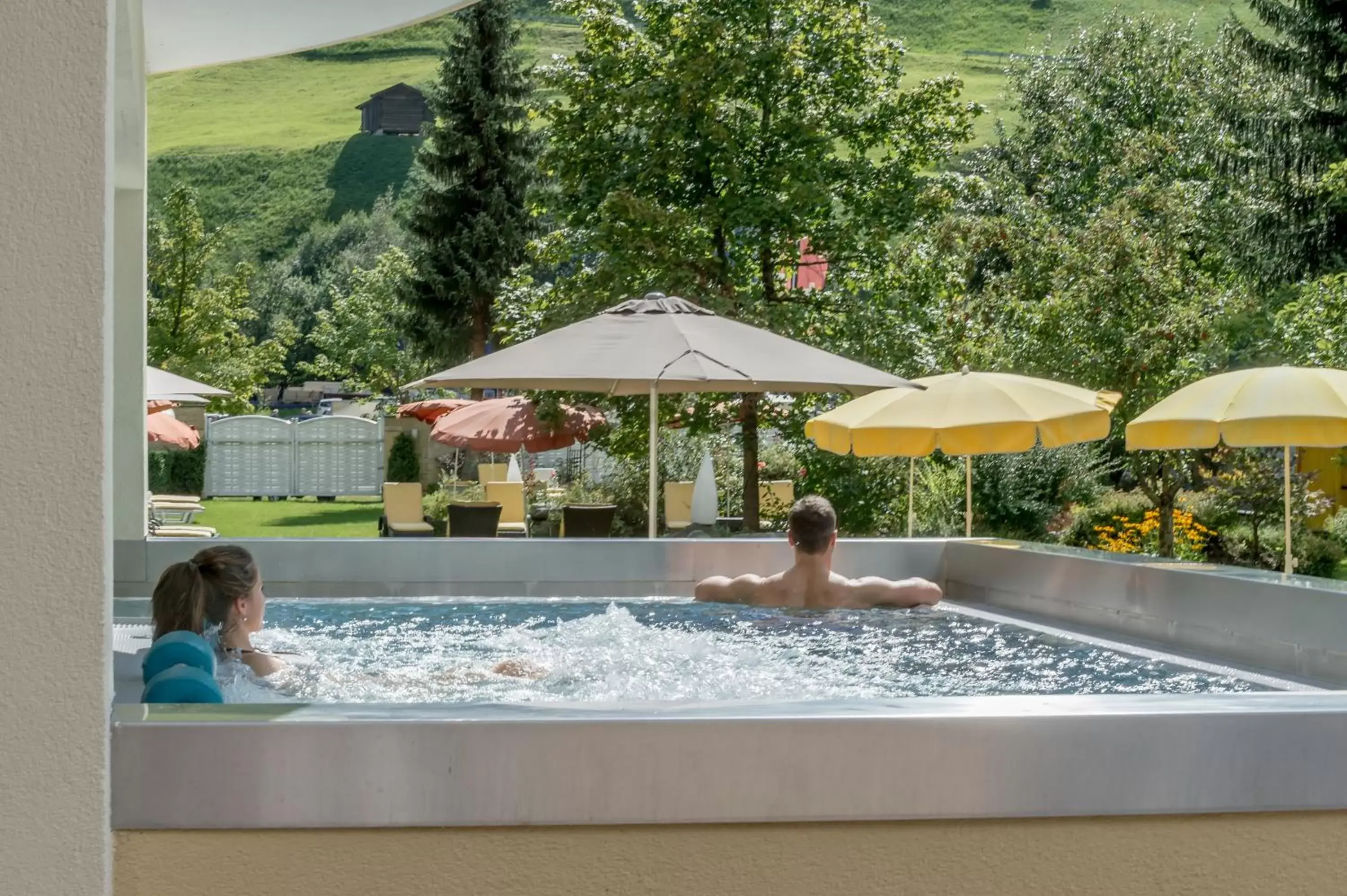 Hot Tub, Swimming Pool in Sporthotel Neustift