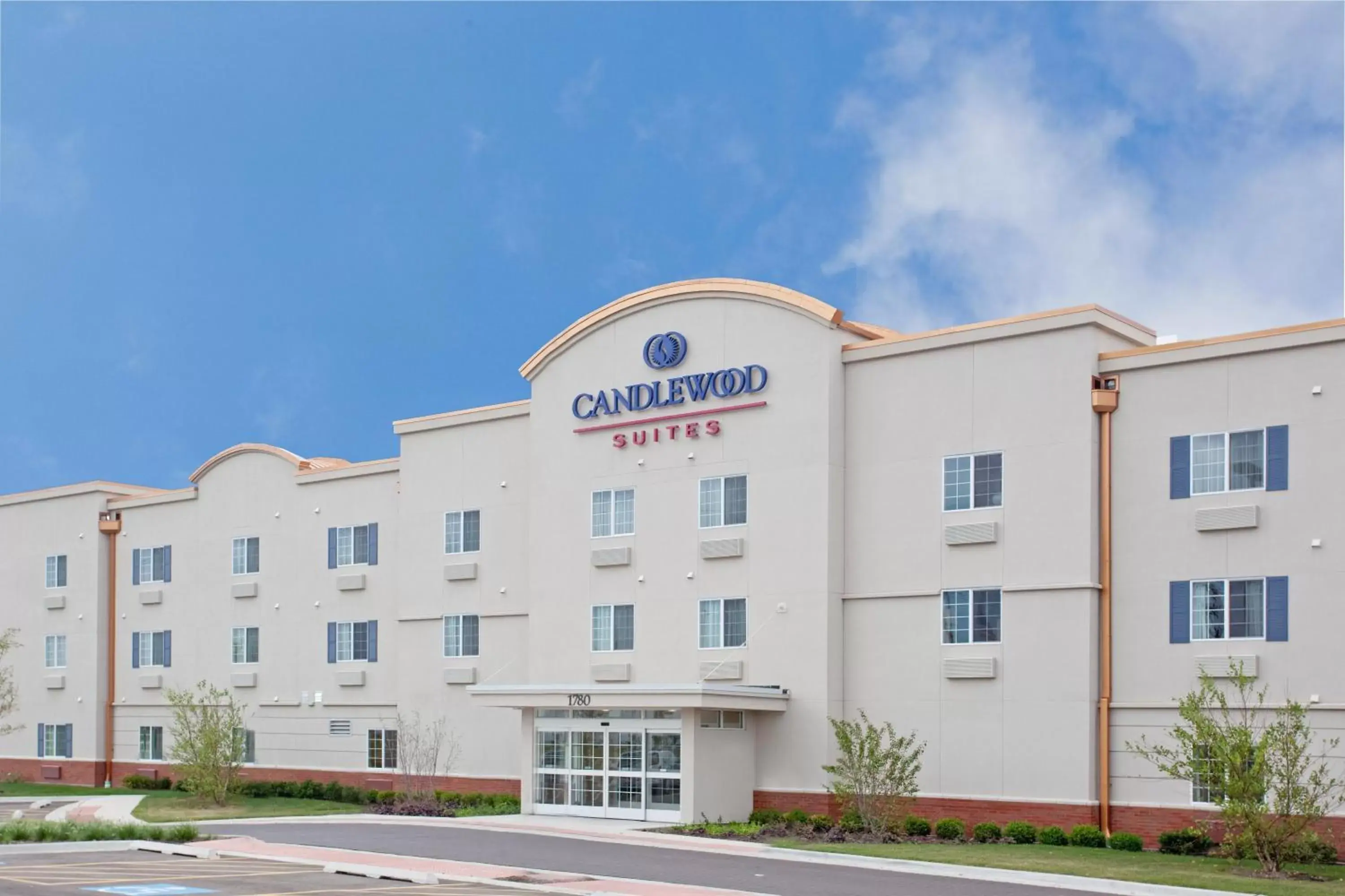 Property building in Candlewood Suites Elgin – Northwest Chicago, an IHG Hotel
