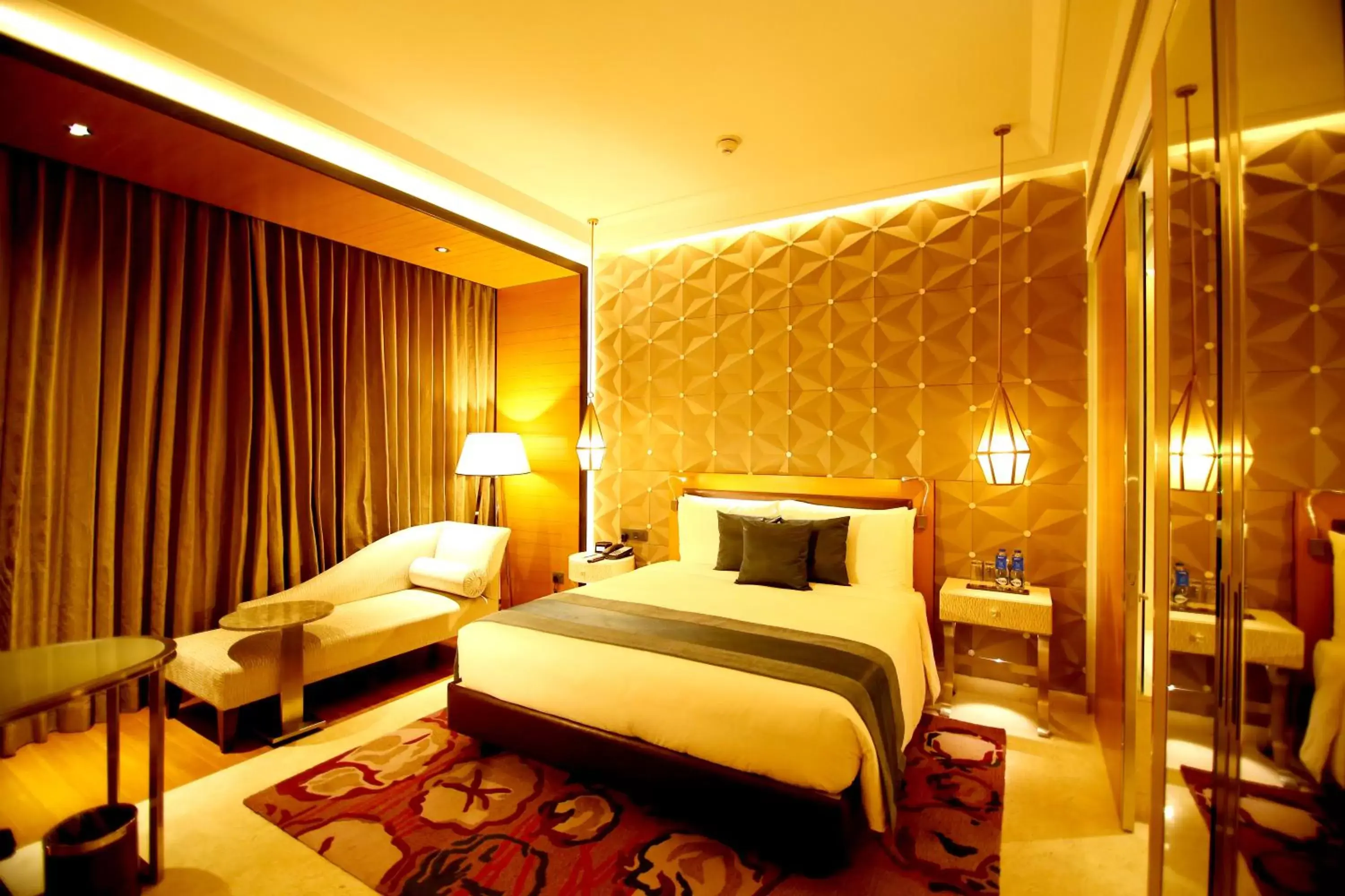Bedroom, Bed in Radisson Blu Coimbatore