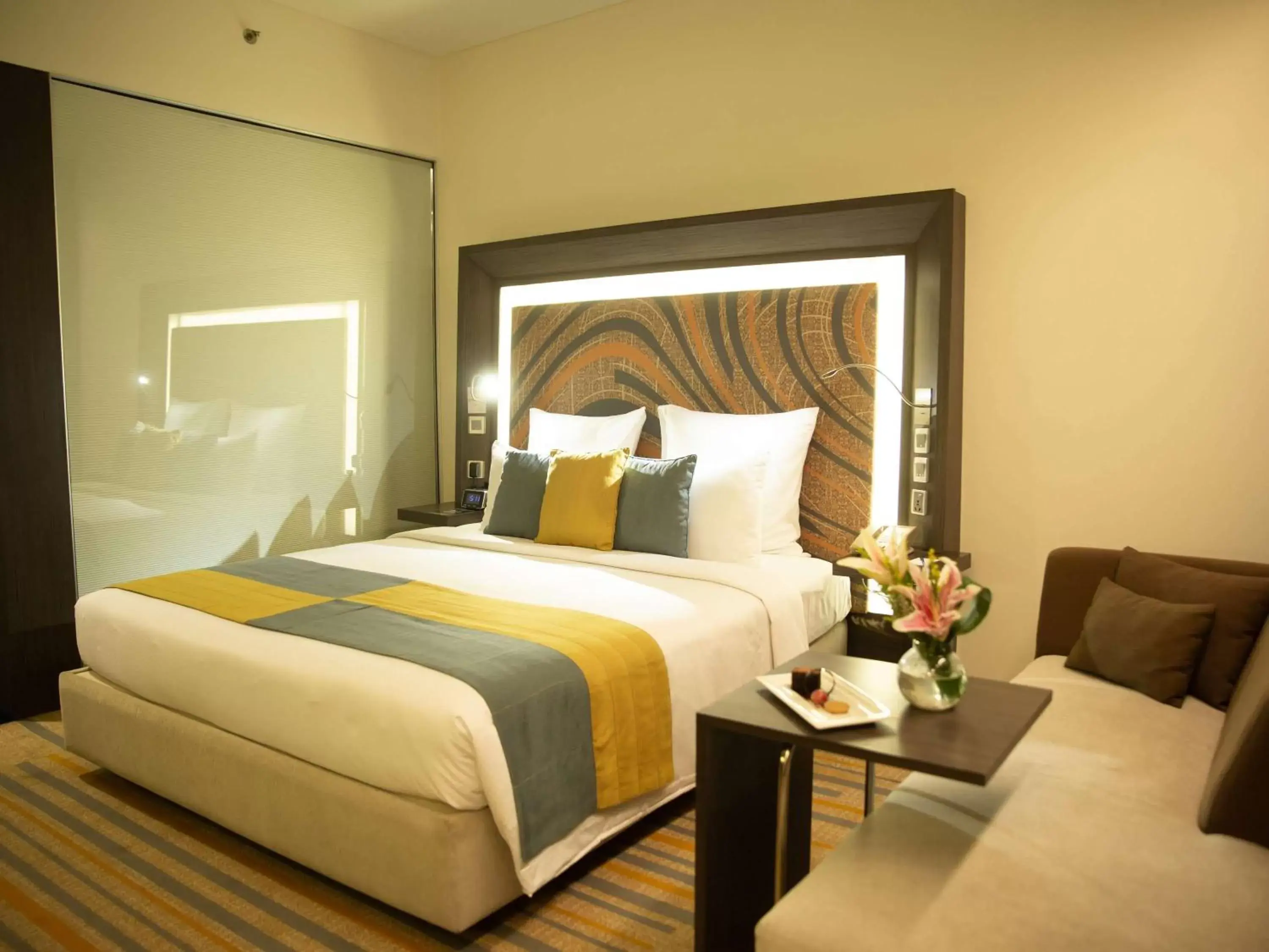 Photo of the whole room, Bed in Novotel Kolkata Hotel and Residences