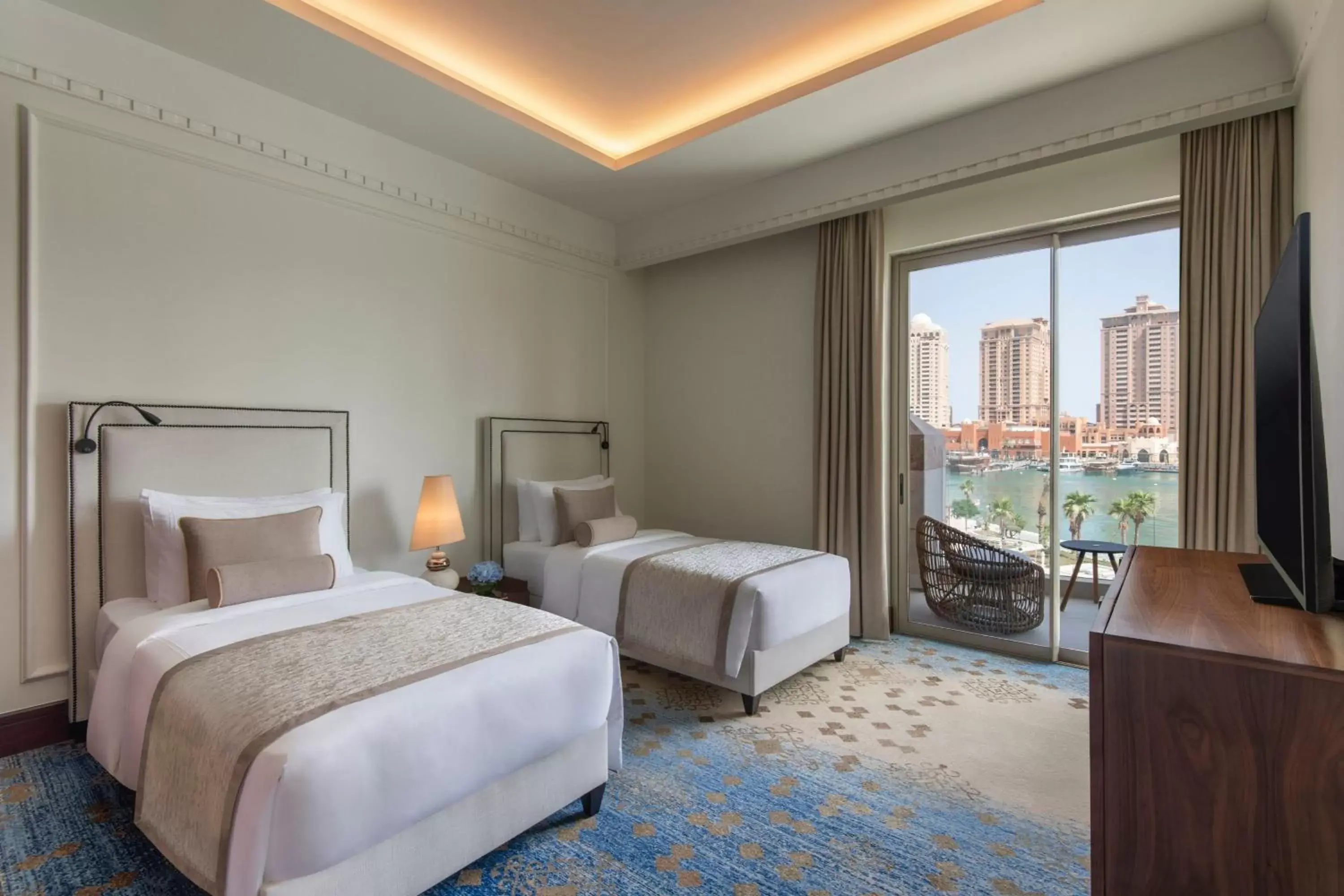 Bedroom, Bed in The St Regis Marsa Arabia Island, The Pearl Qatar