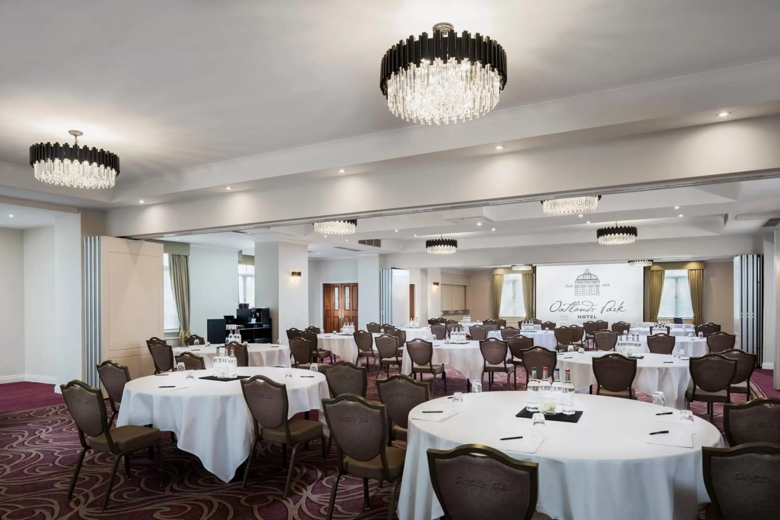 Meeting/conference room, Restaurant/Places to Eat in Oatlands Park Hotel