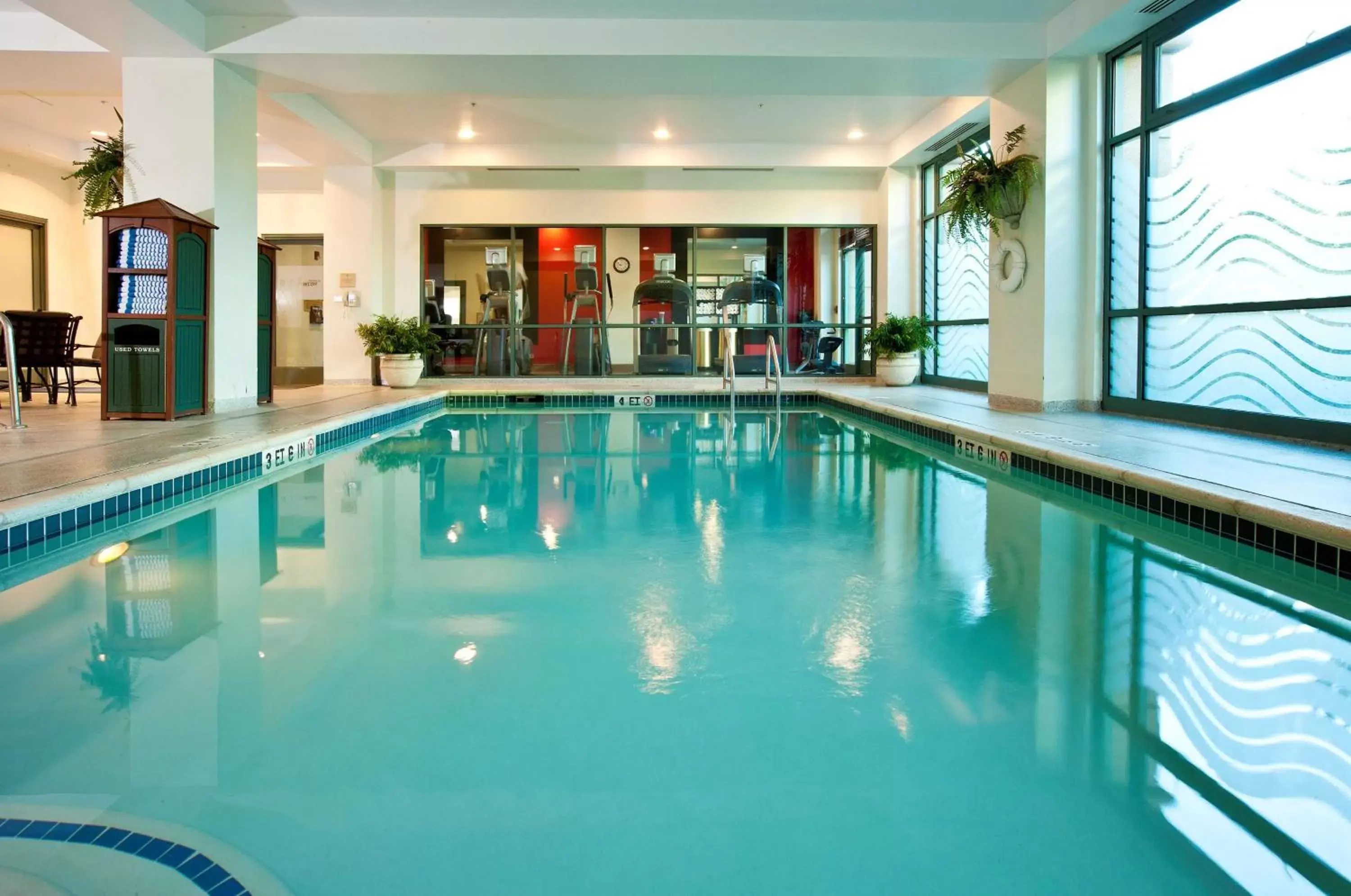 Swimming Pool in Embassy Suites by Hilton Sacramento Riverfront Promenade