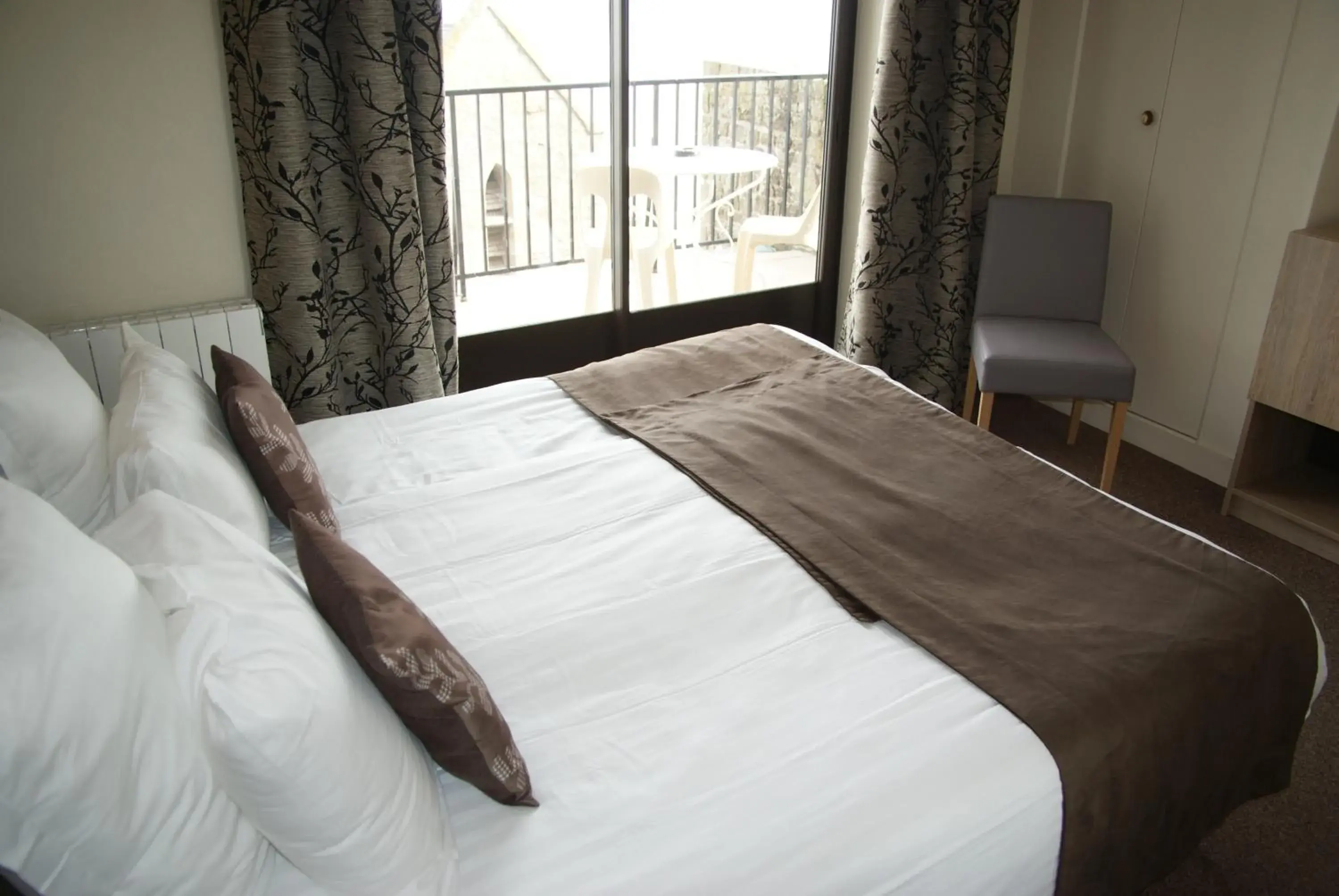 Sea view, Bed in La Vieille Auberge