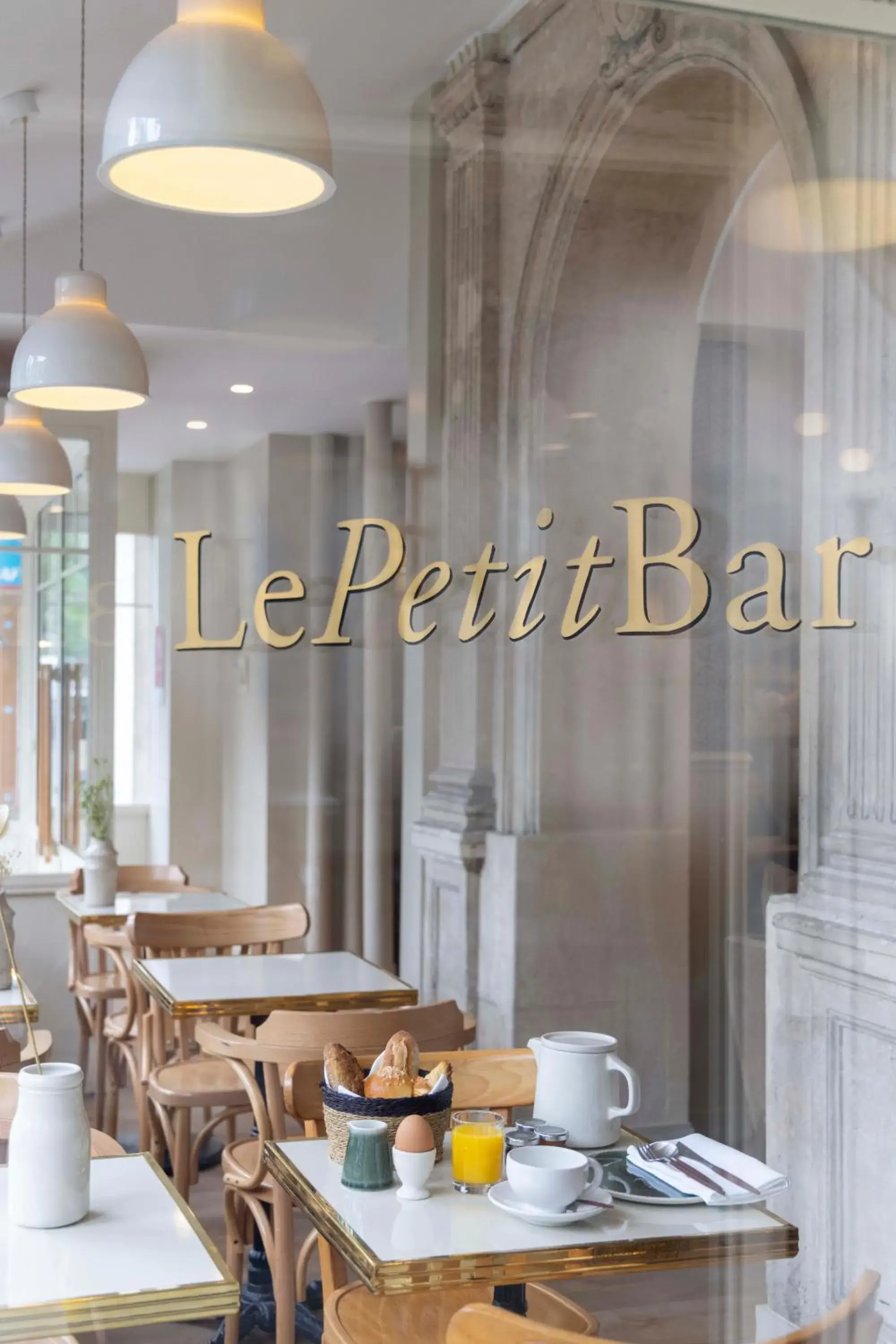 Lounge or bar, Restaurant/Places to Eat in Le Petit Beaumarchais Hotel & Spa Ex Hotel Original