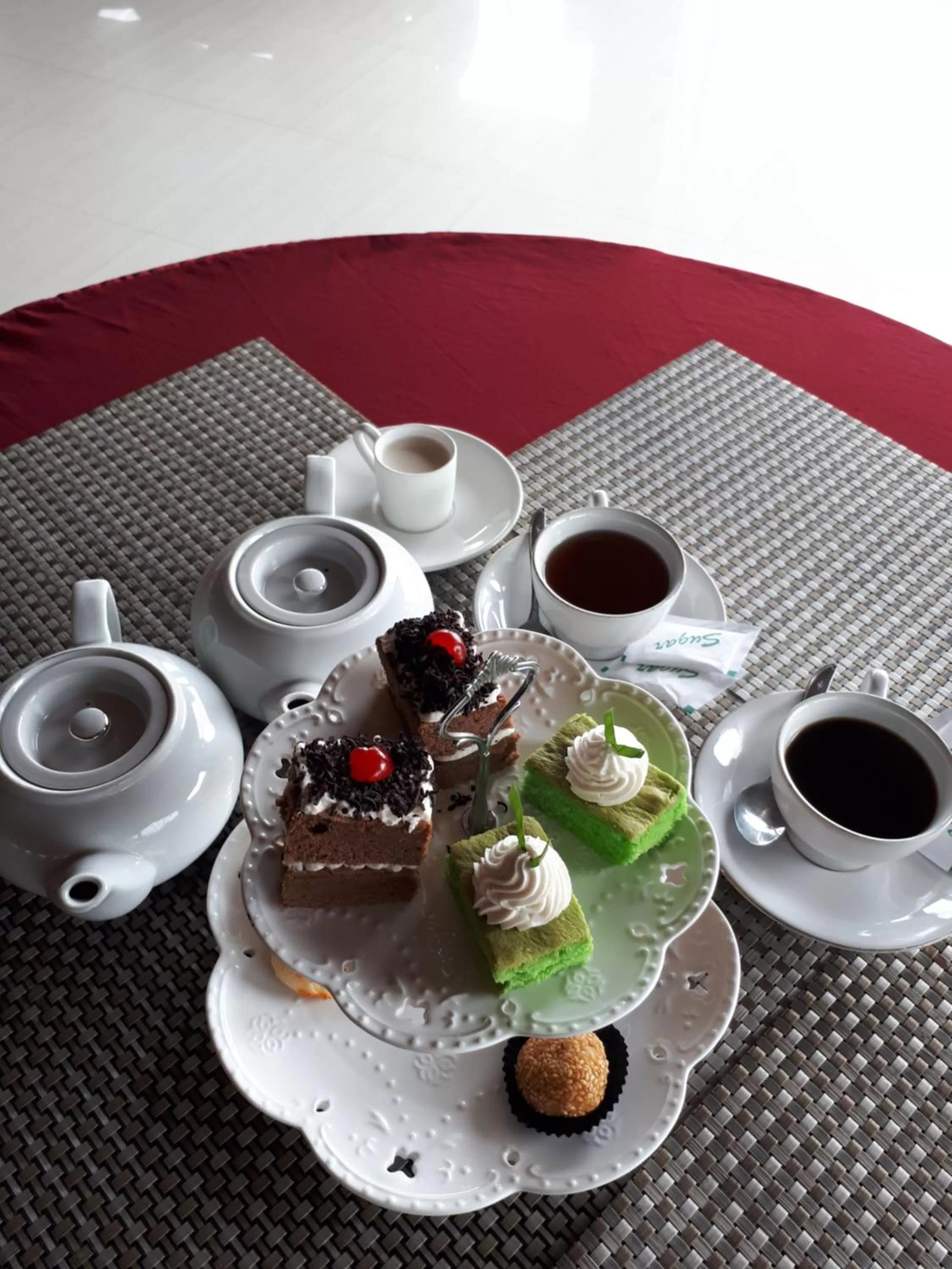 Restaurant/places to eat in Sylvia Beach Villa