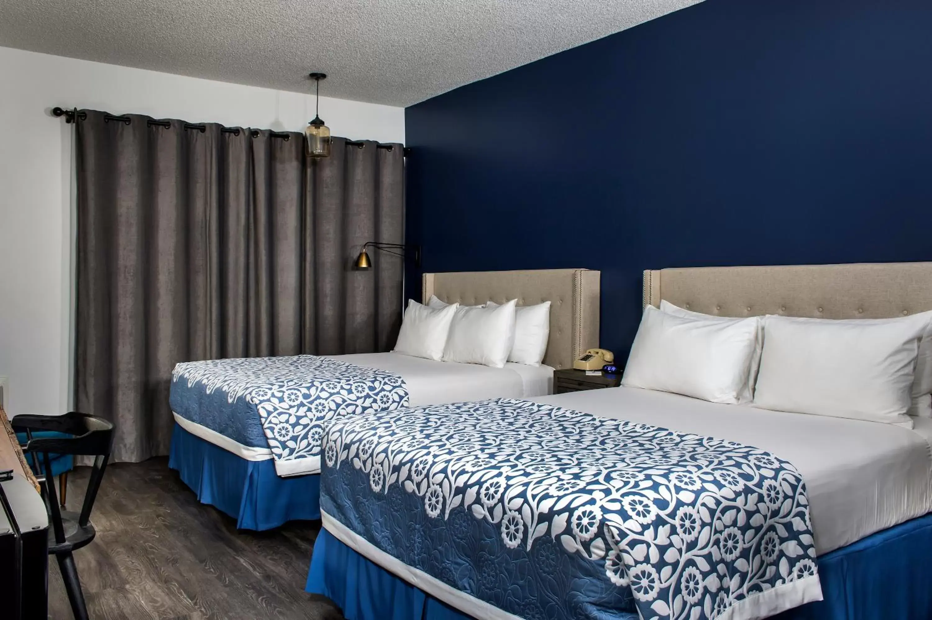 Bedroom, Bed in Sideways Inn Bedroom, Bed in Sideways Inn