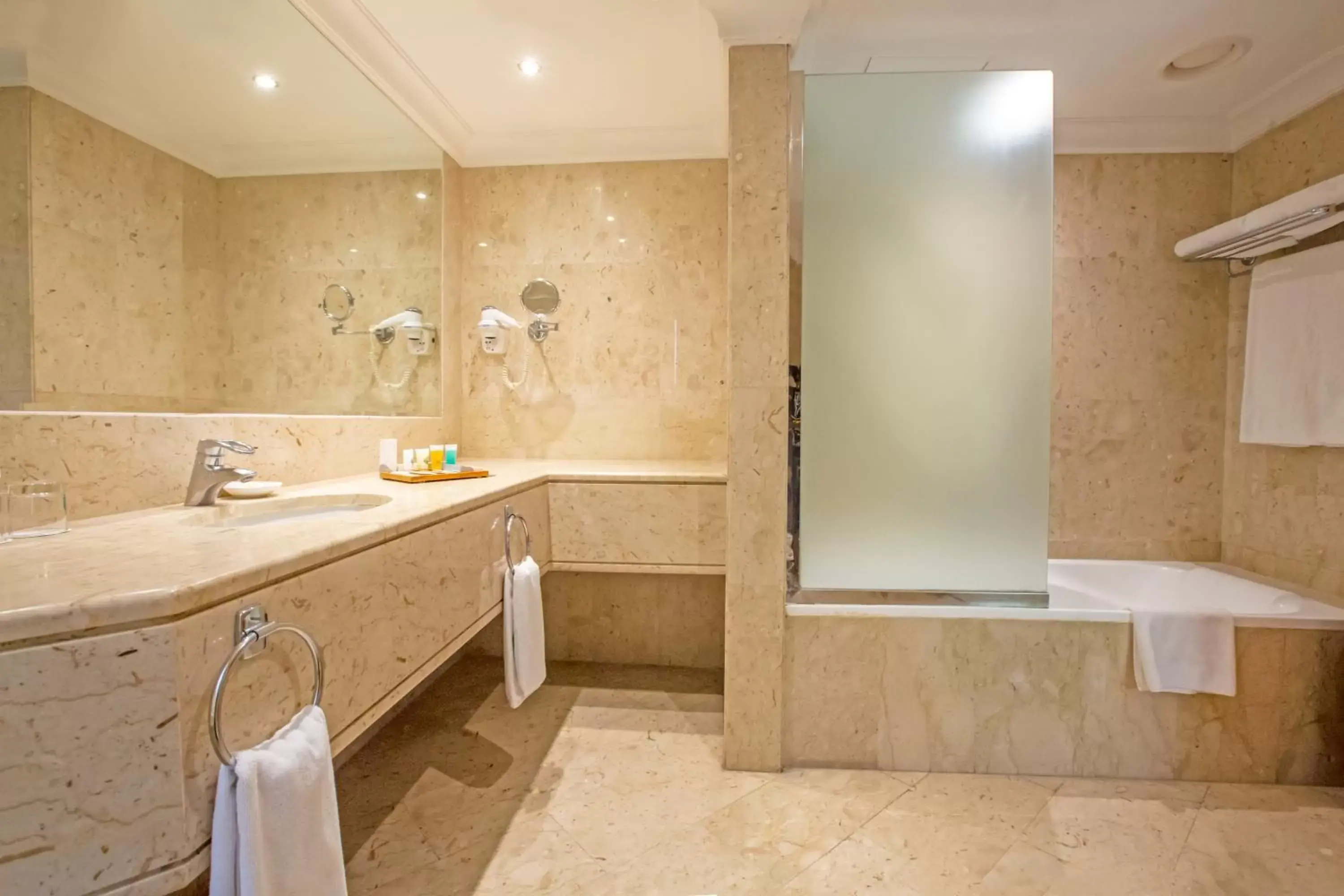 Shower, Bathroom in Dubai Marine Beach Resort & Spa