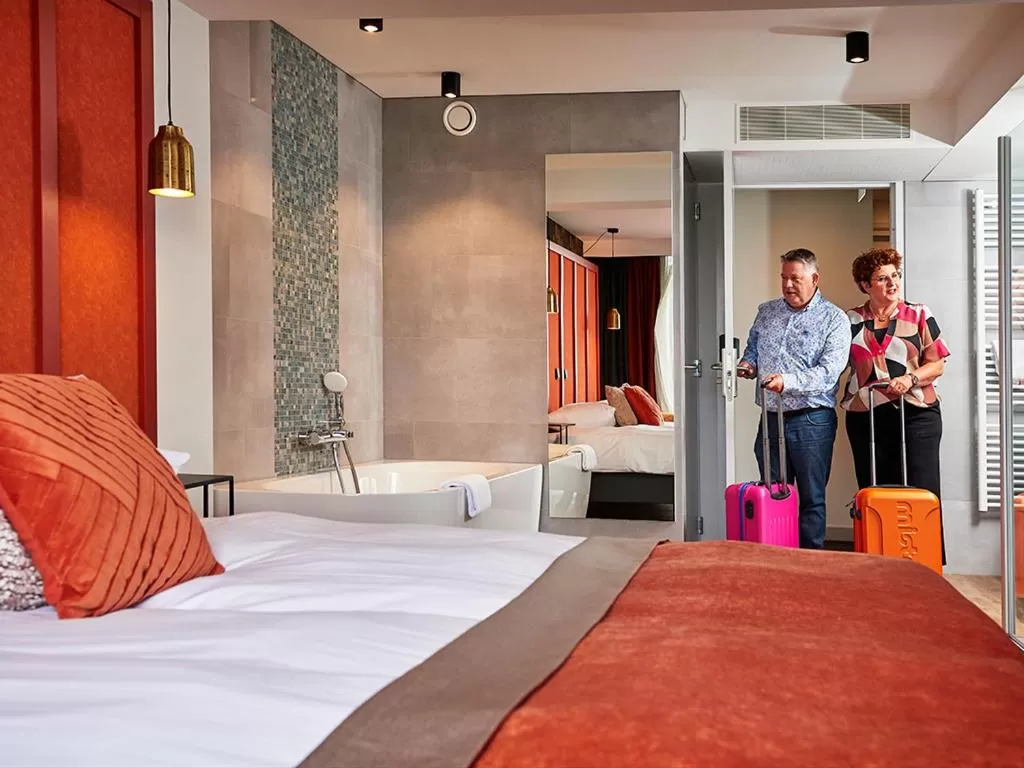 Decorative detail, Bed in De Maasparel Nextdoor Maassuites