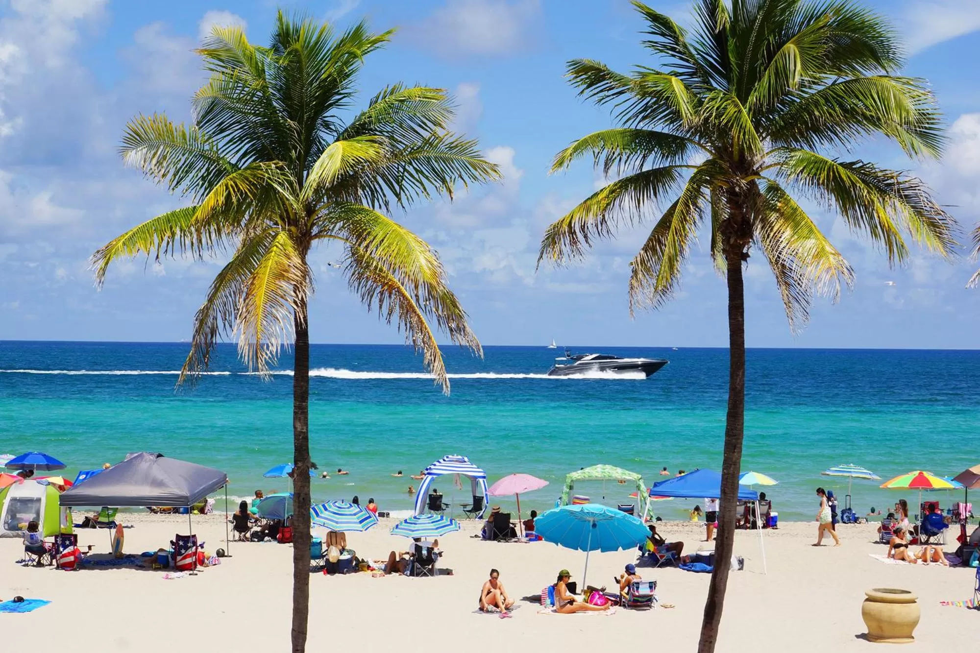 Beach in Diane Oceanfront Suites