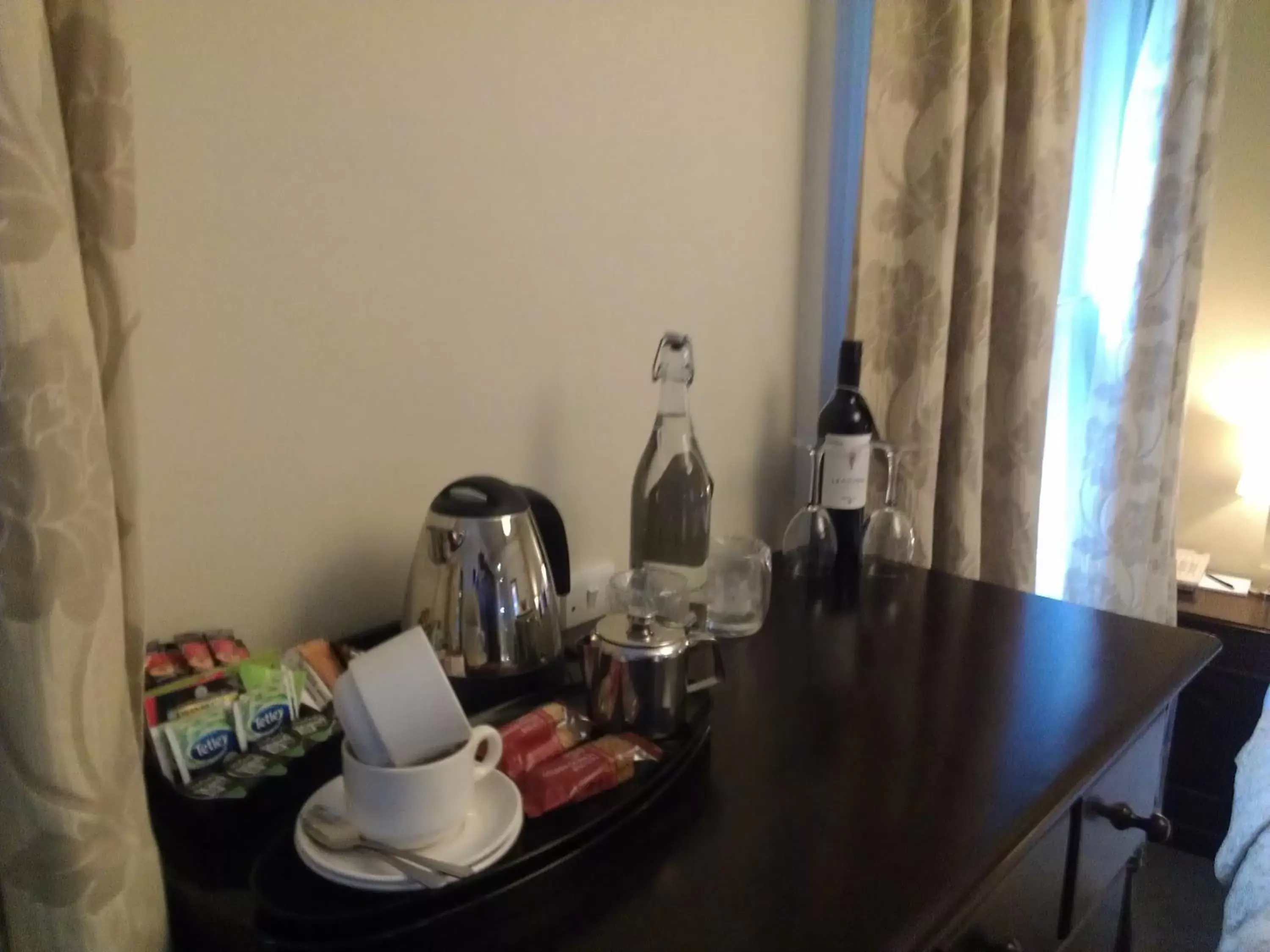 Coffee/tea facilities in The Kings Head Hotel