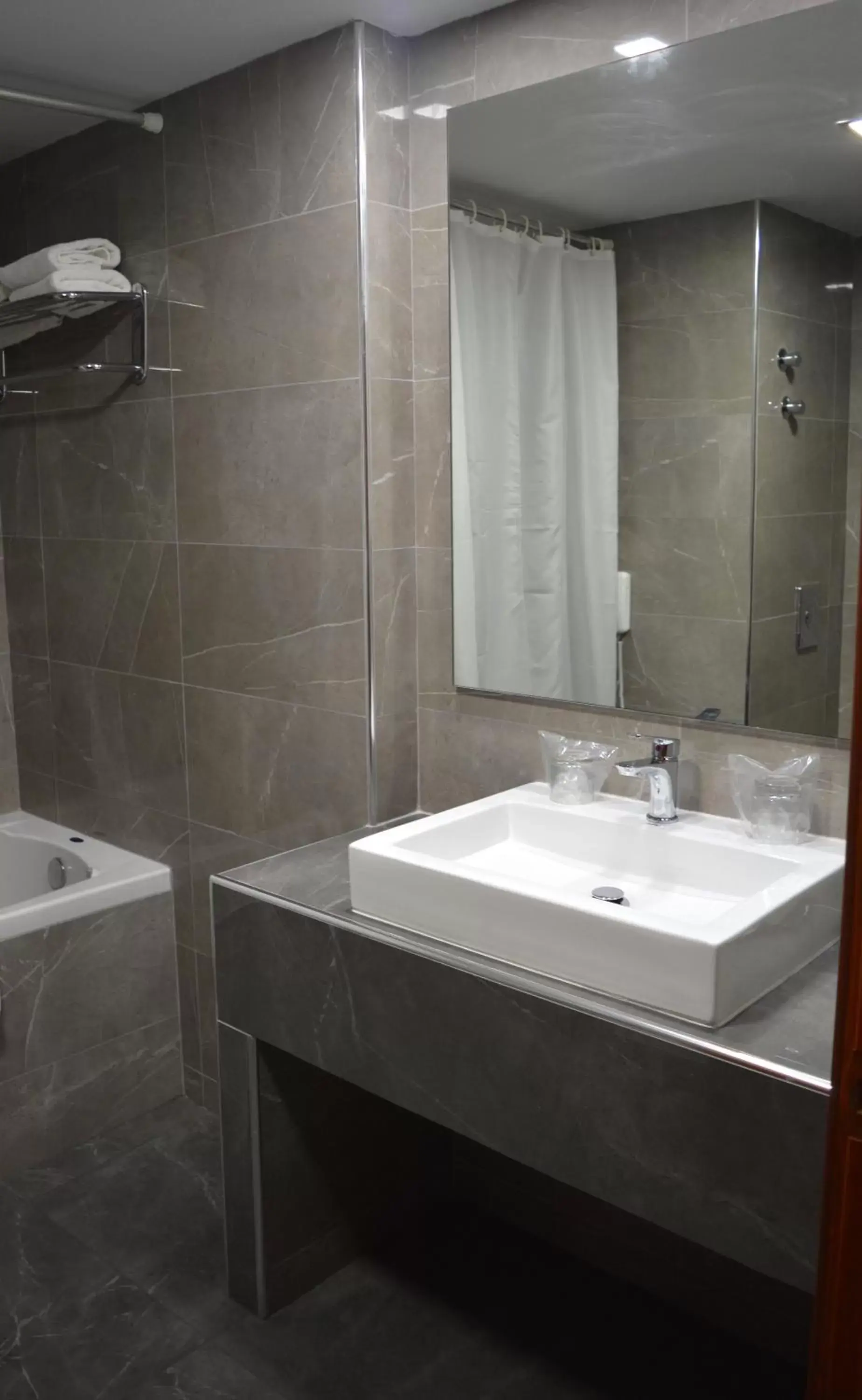 Bathroom in Palatino Hotel